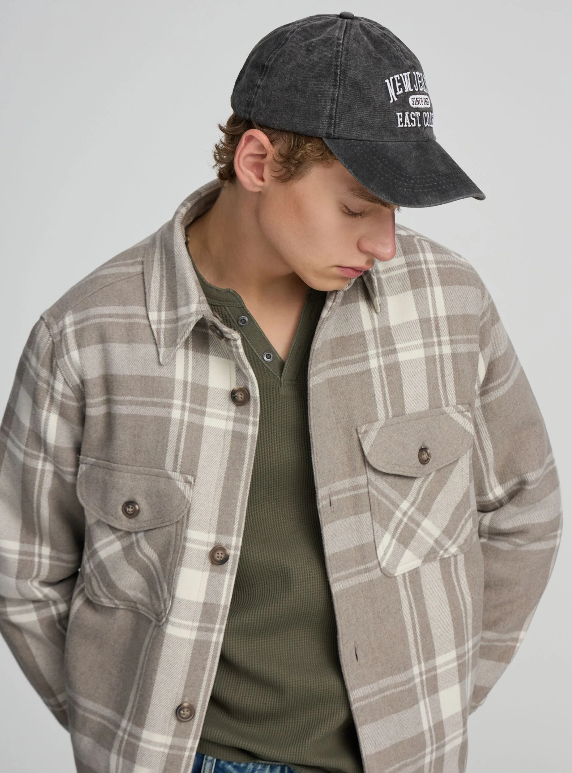 Giacca shacket imbottita con cappuccio - Image 8