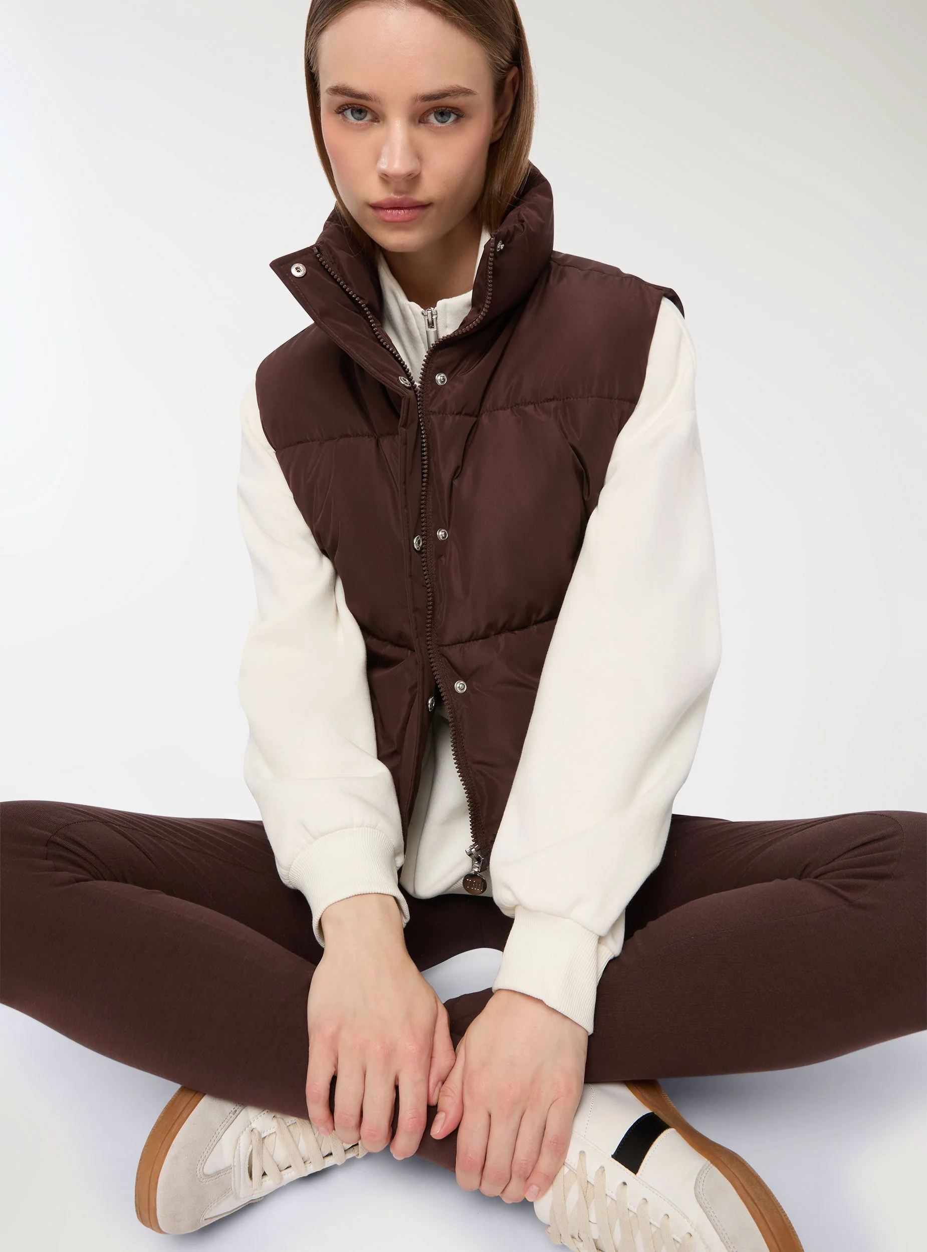 Gilet imbottito con collo alto - Image 3