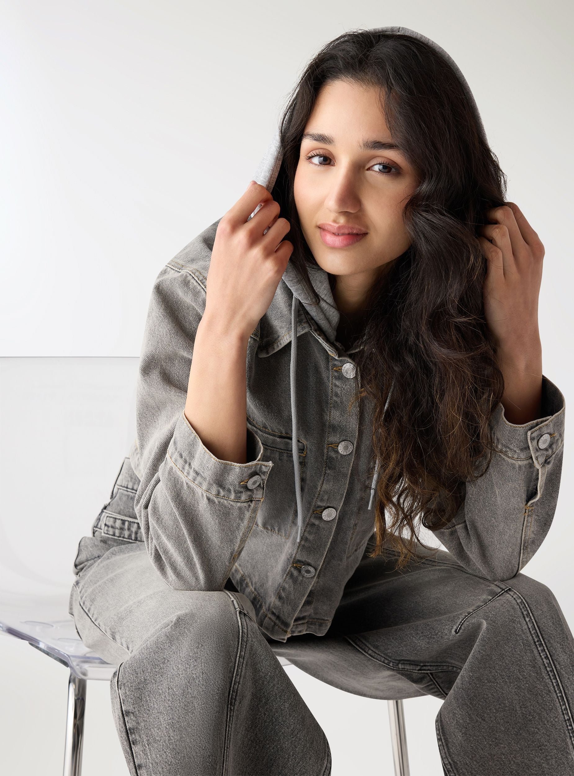 Giubbino denim con cappuccio - Image 3