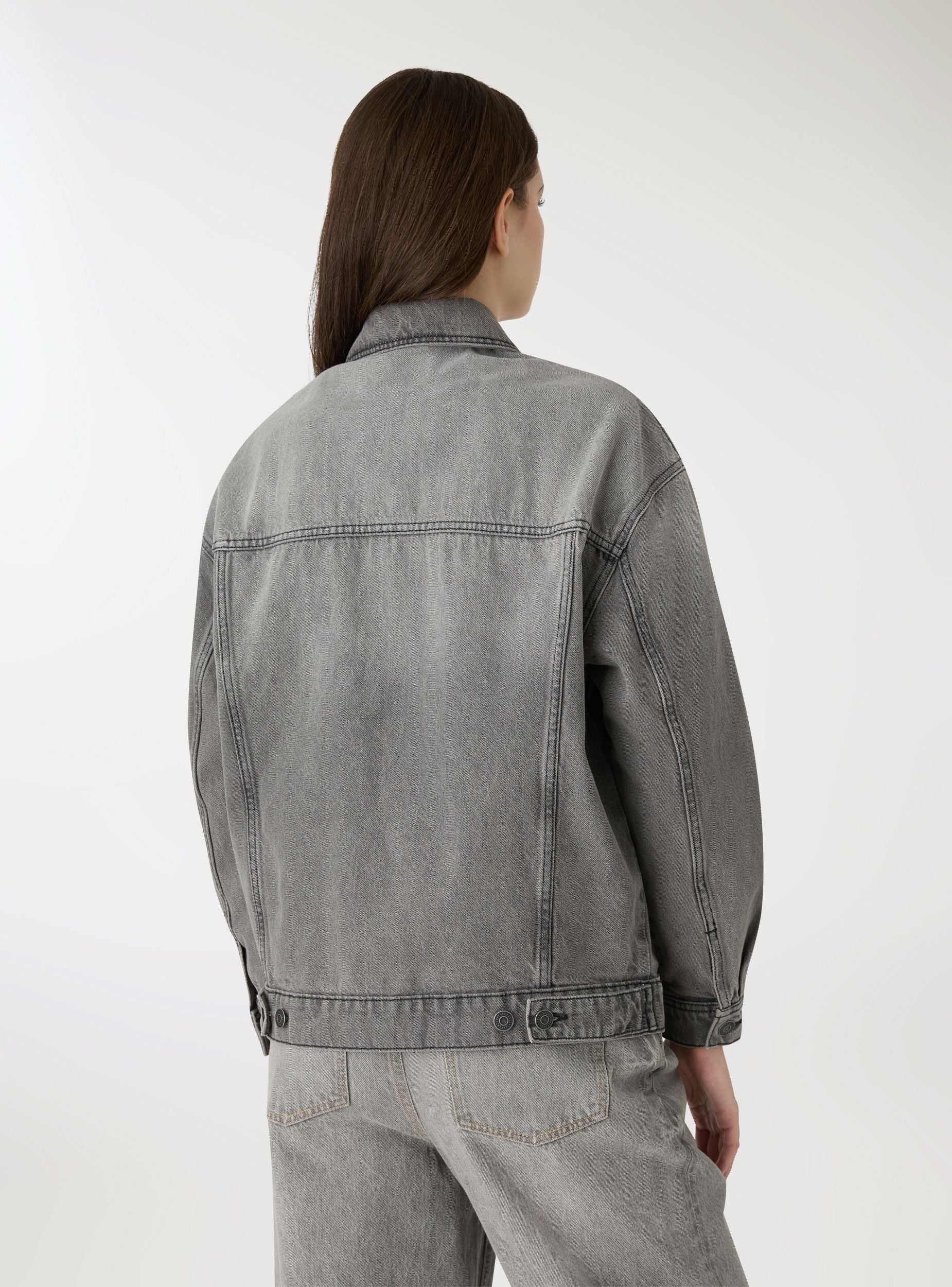 Giubbino jeans over con tasche a patta - Image 3