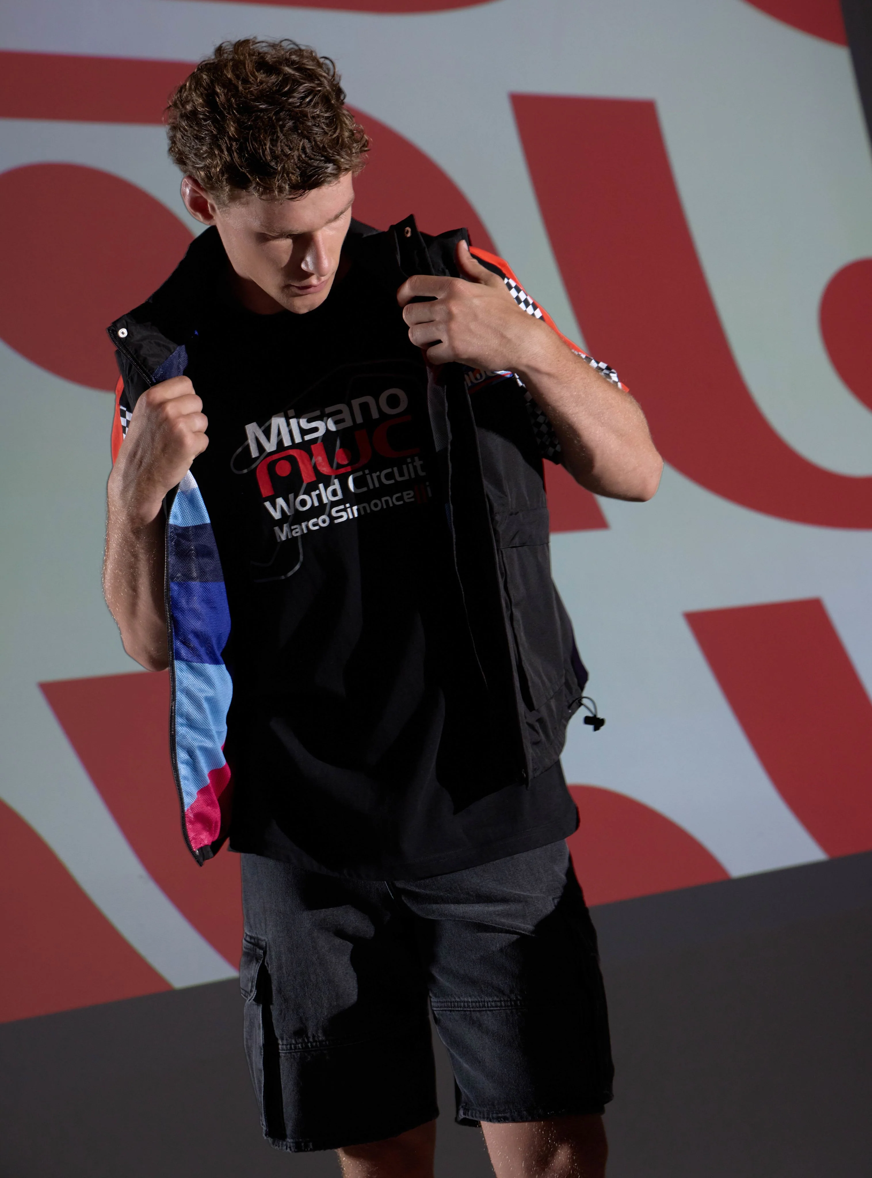 Giubbino smanicato con logo MWC - Image 2
