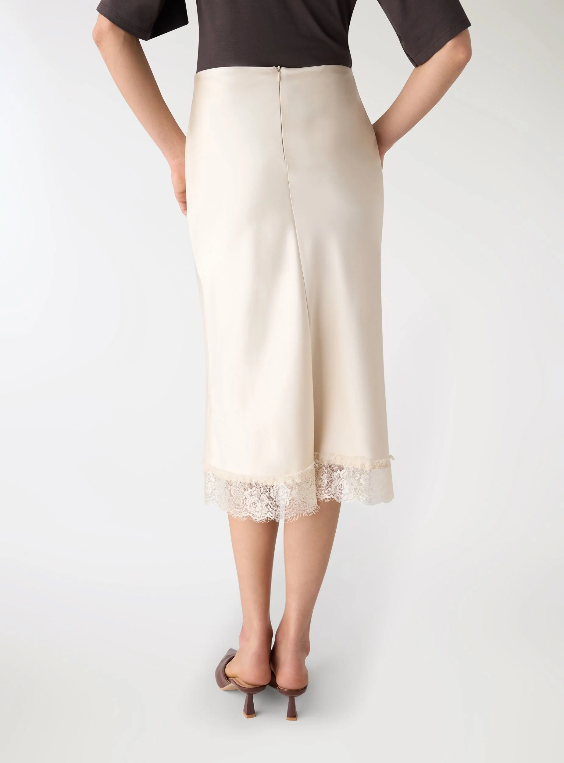 Gonna longuette a tinta unita con bordo in pizzo satin - Image 3