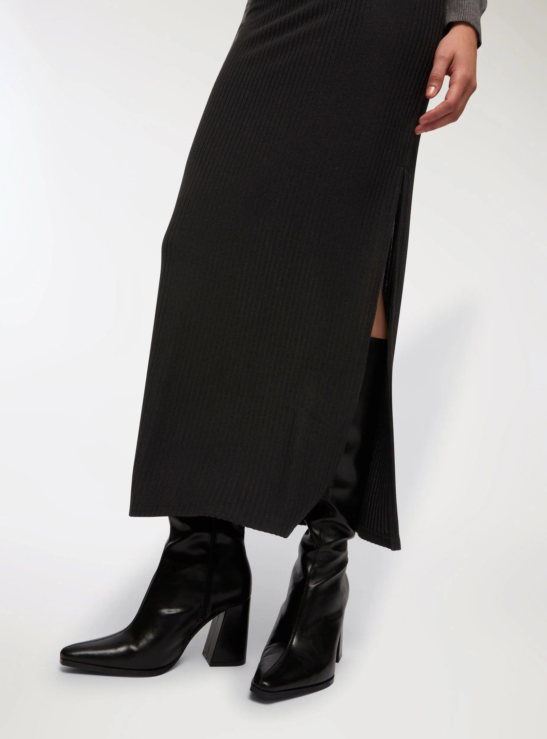 Gonna lunga in maglia con spacco tessuto caldo - Image 2