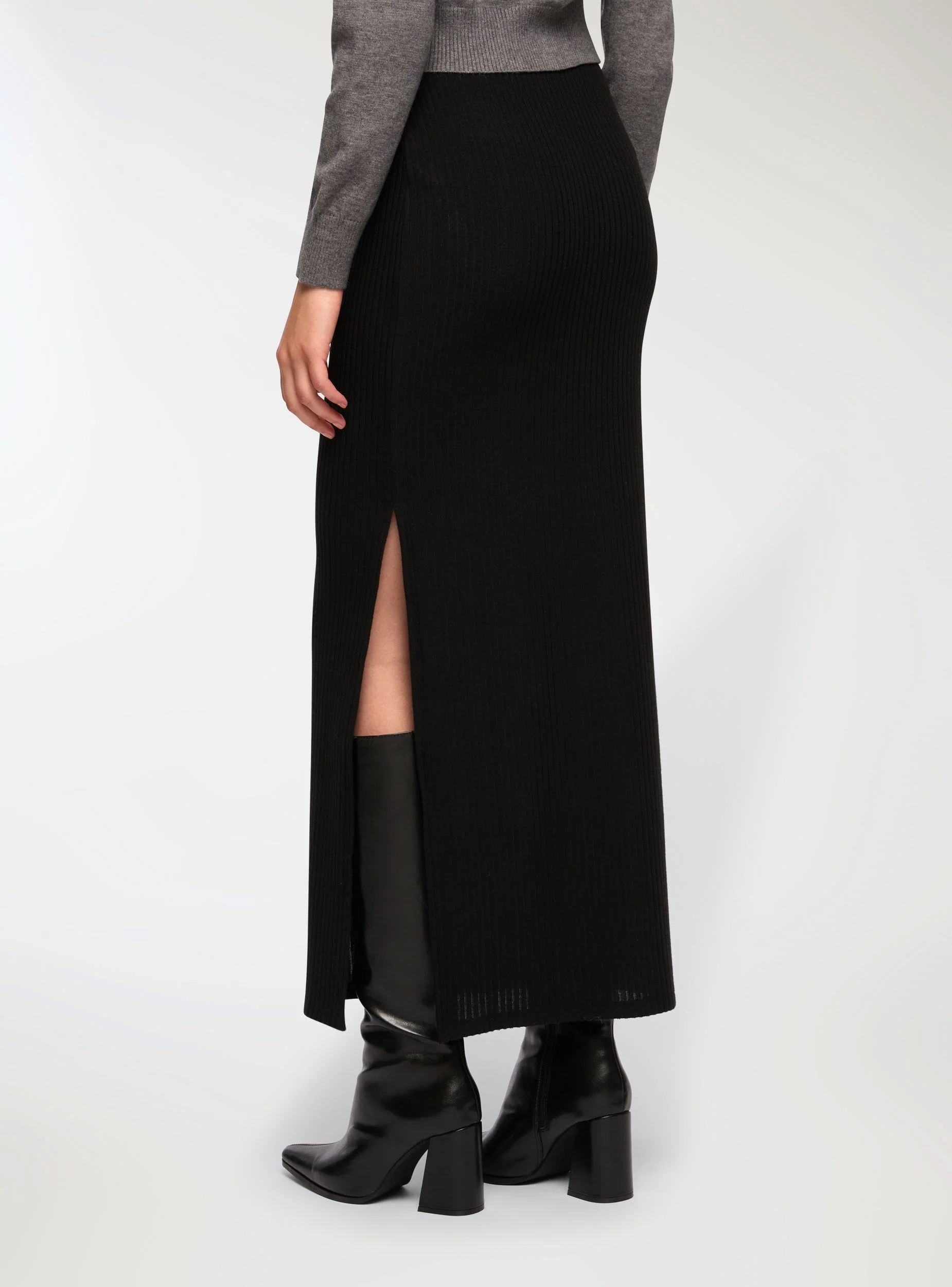 Gonna lunga in maglia con spacco tessuto caldo - Image 4