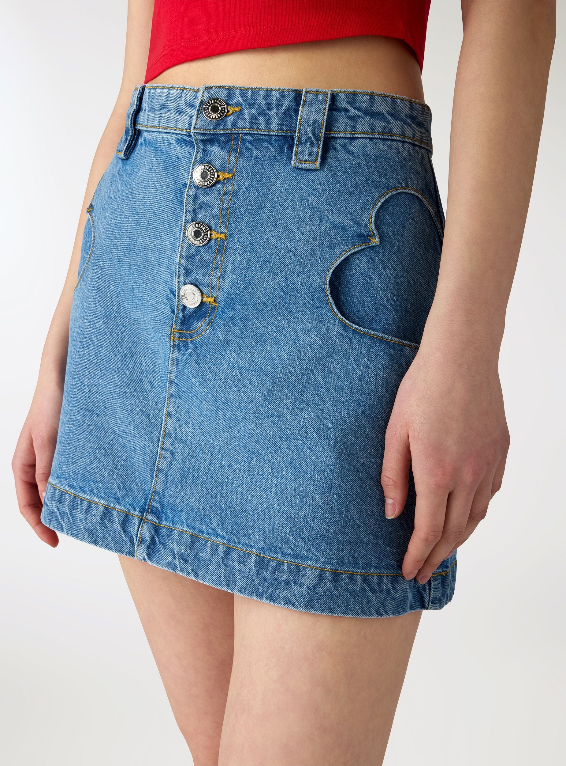 Gonna mini in denim con tasche a cuore TRNPOPLAB - Image 4