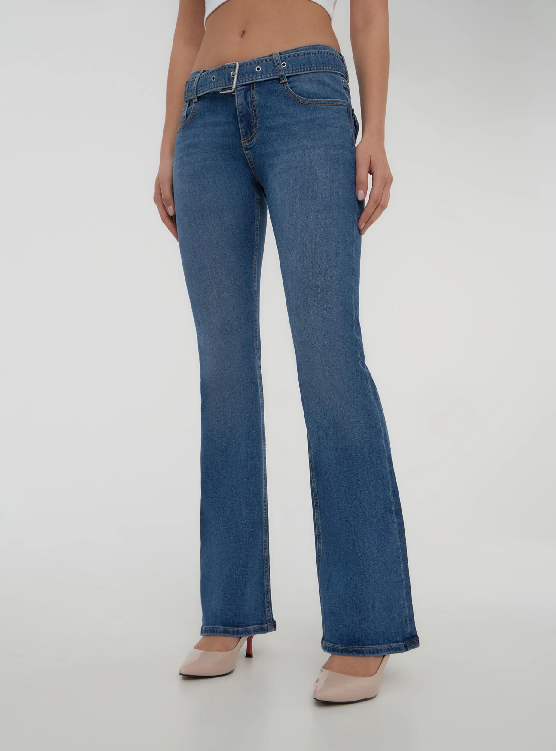 Jeans a zampa a vita bassa con cintura - Image 3