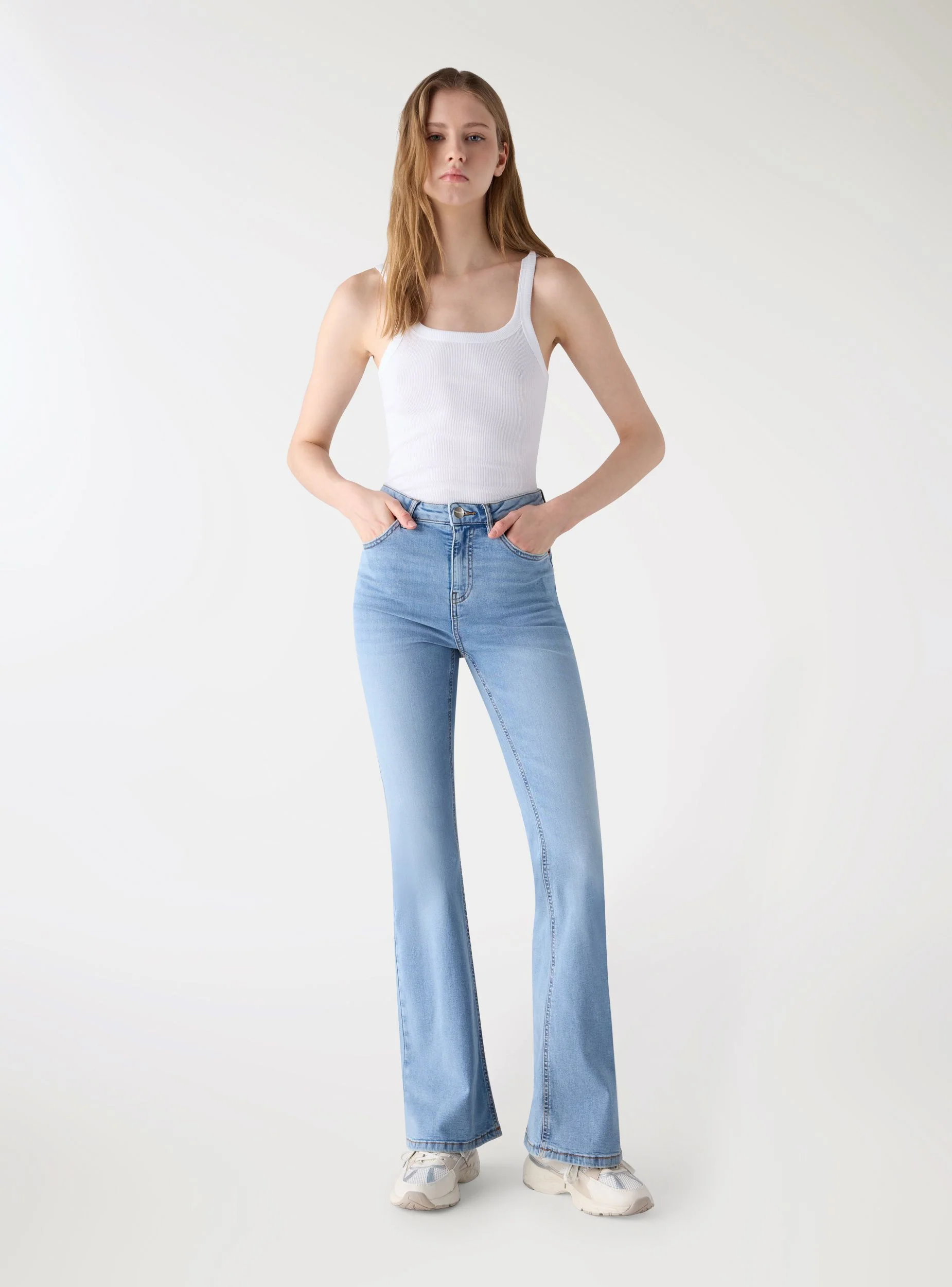 Jeans a zampa vita alta
