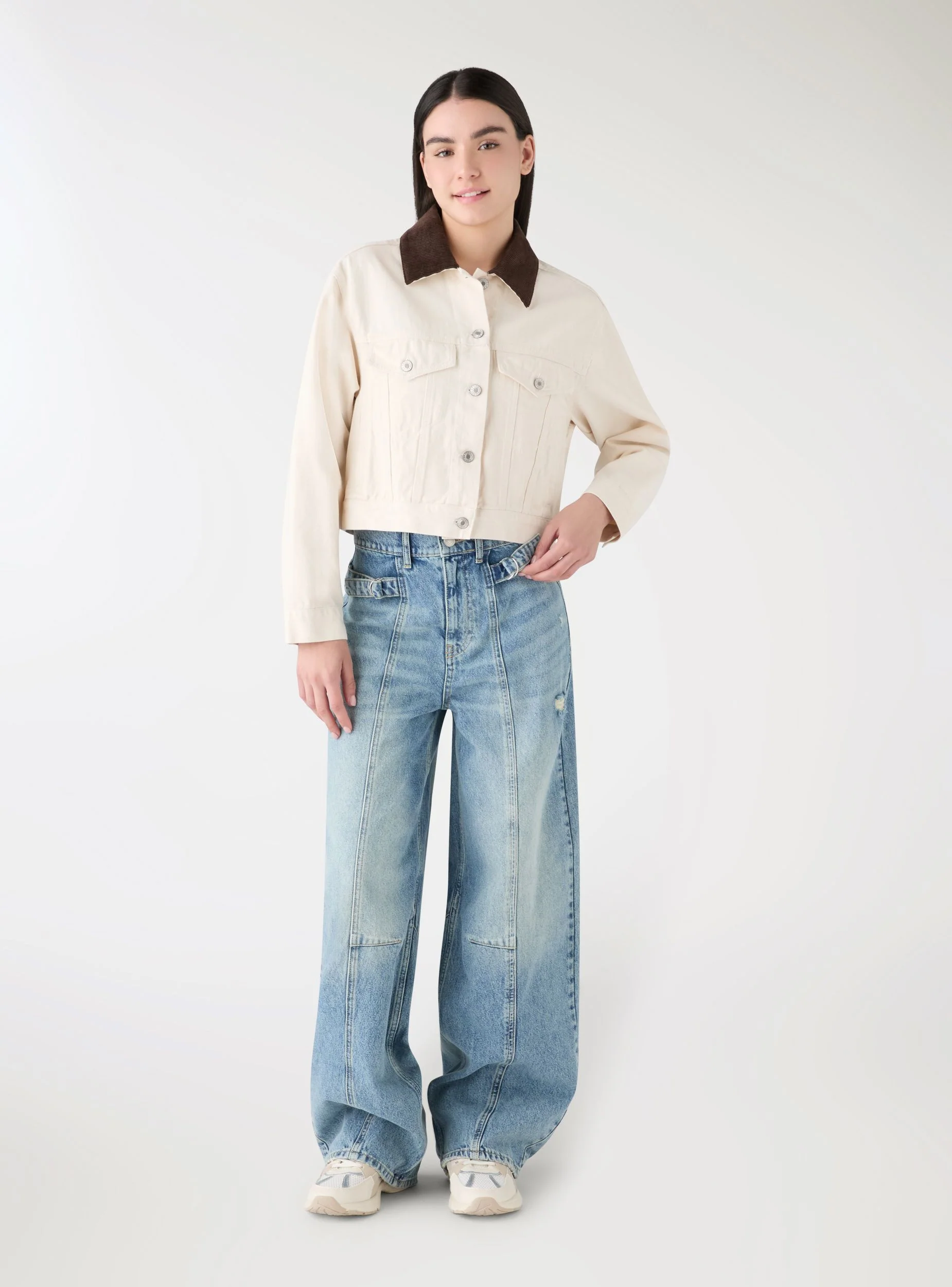 Jeans balloon con tagli e fibbia - Image 4