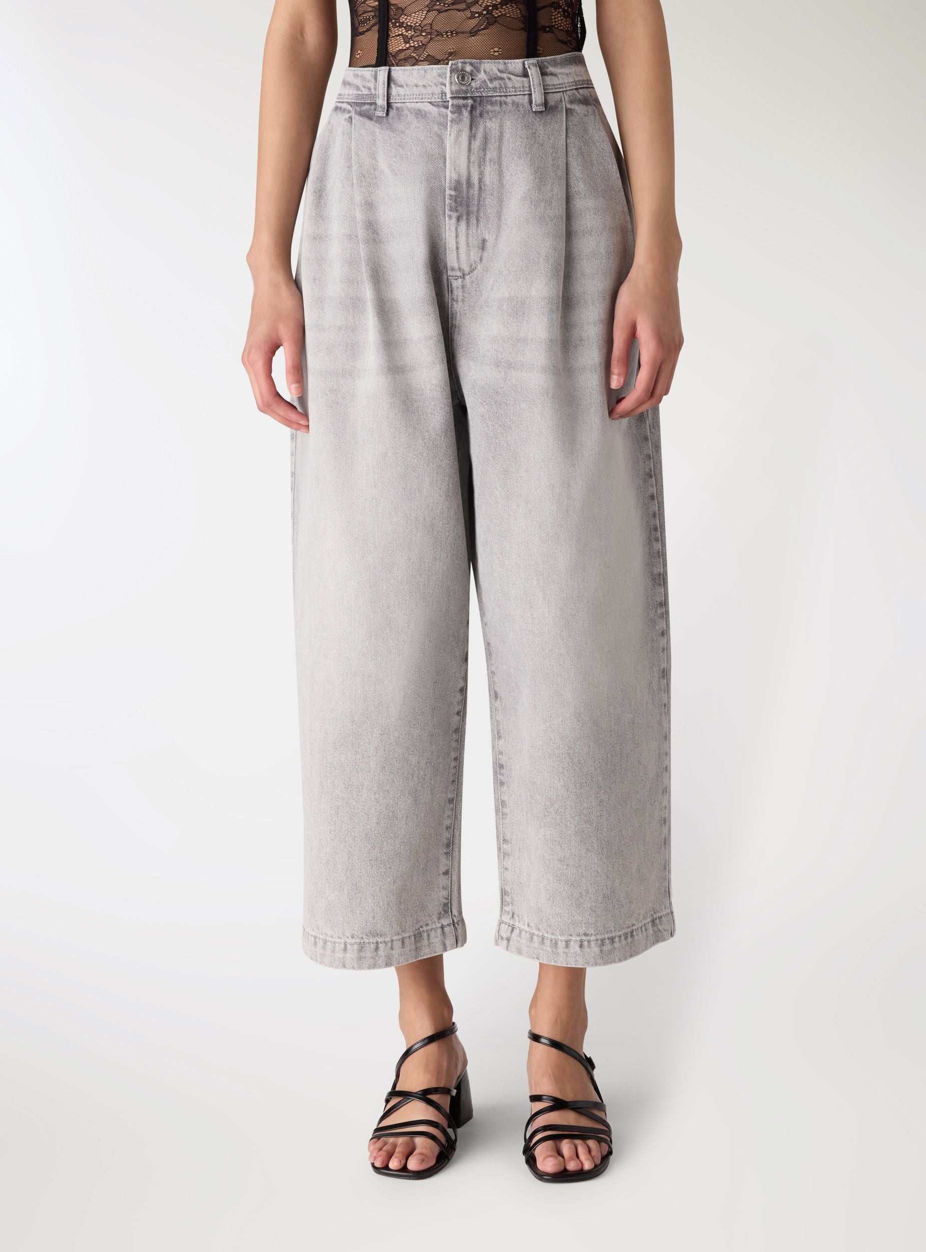 Jeans balloon con vita elasticizzata e pinces - Image 2
