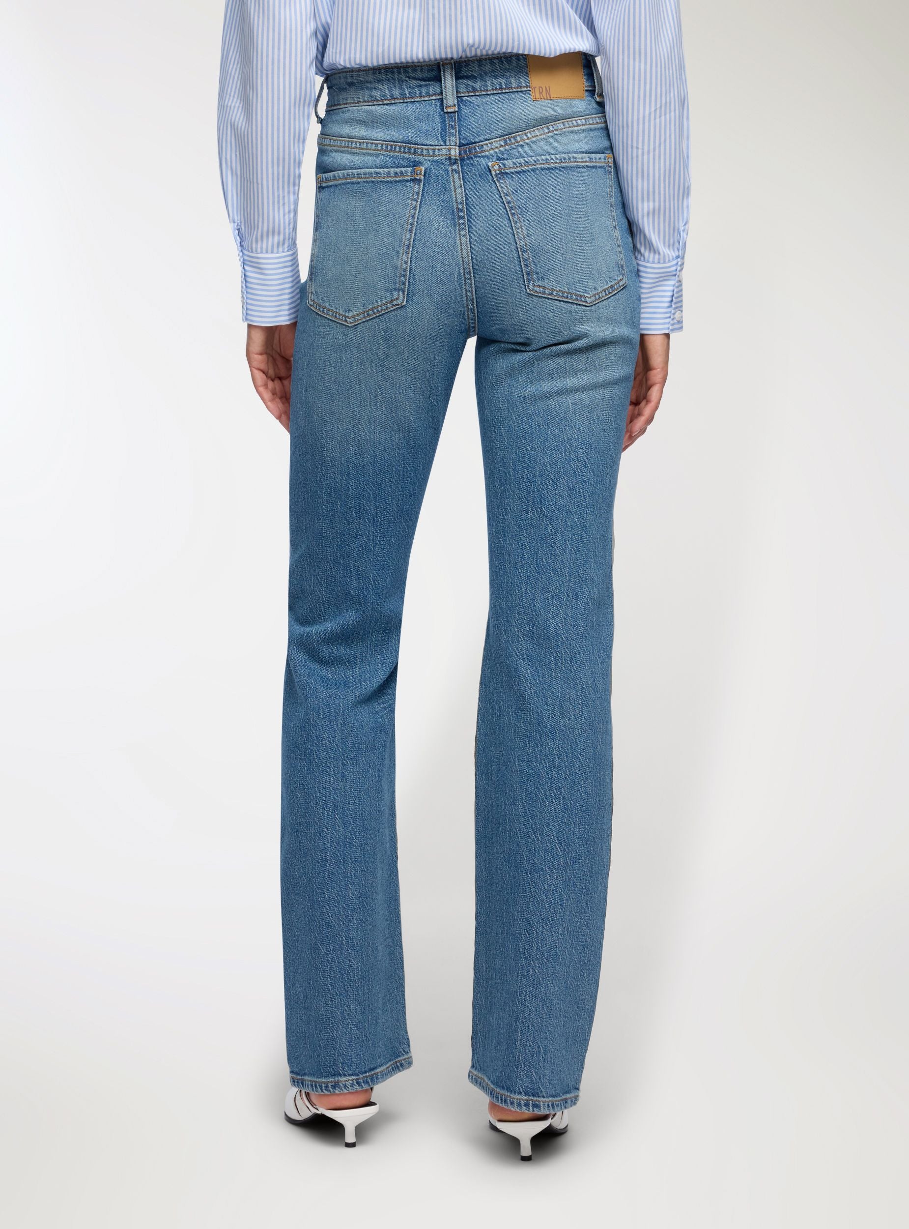 Jeans bootcut a tinta unita - Image 2