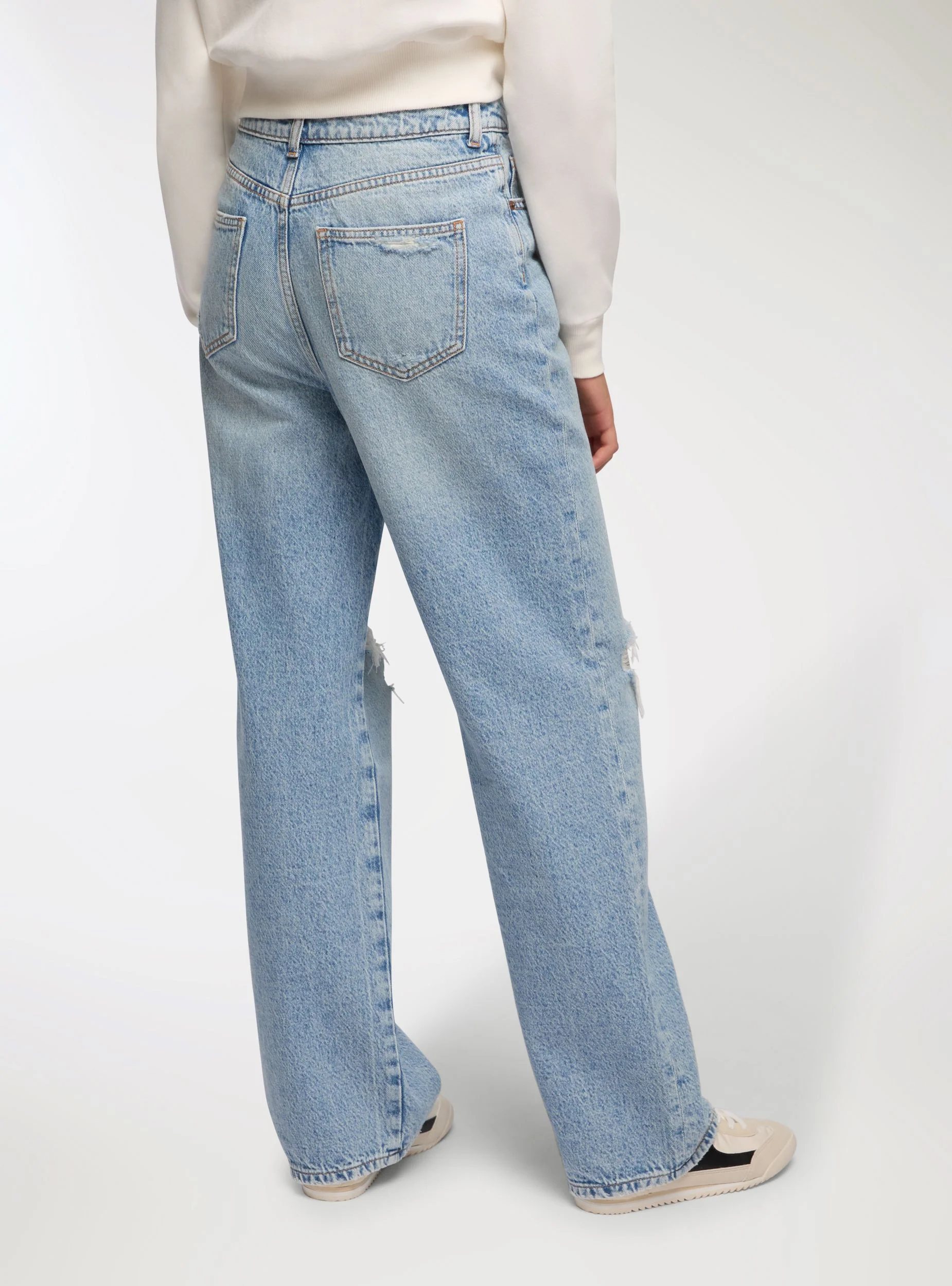 Jeans chiari wide leg con strappi - Image 4