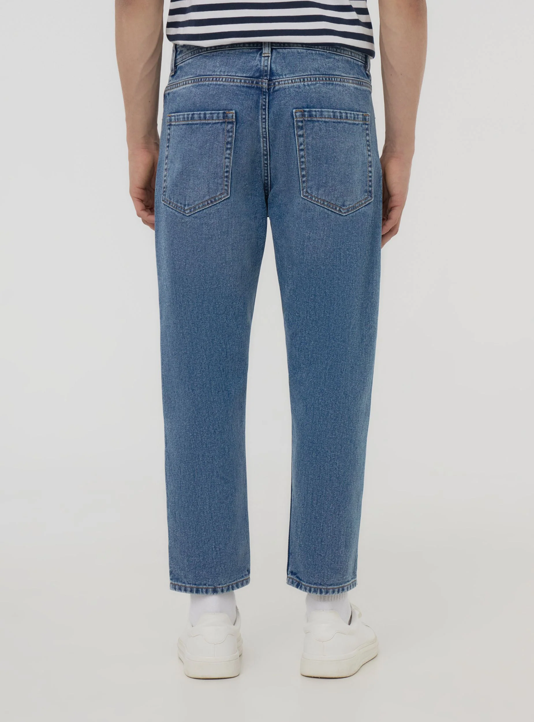 Jeans loose fit con piccoli strappi - Image 2