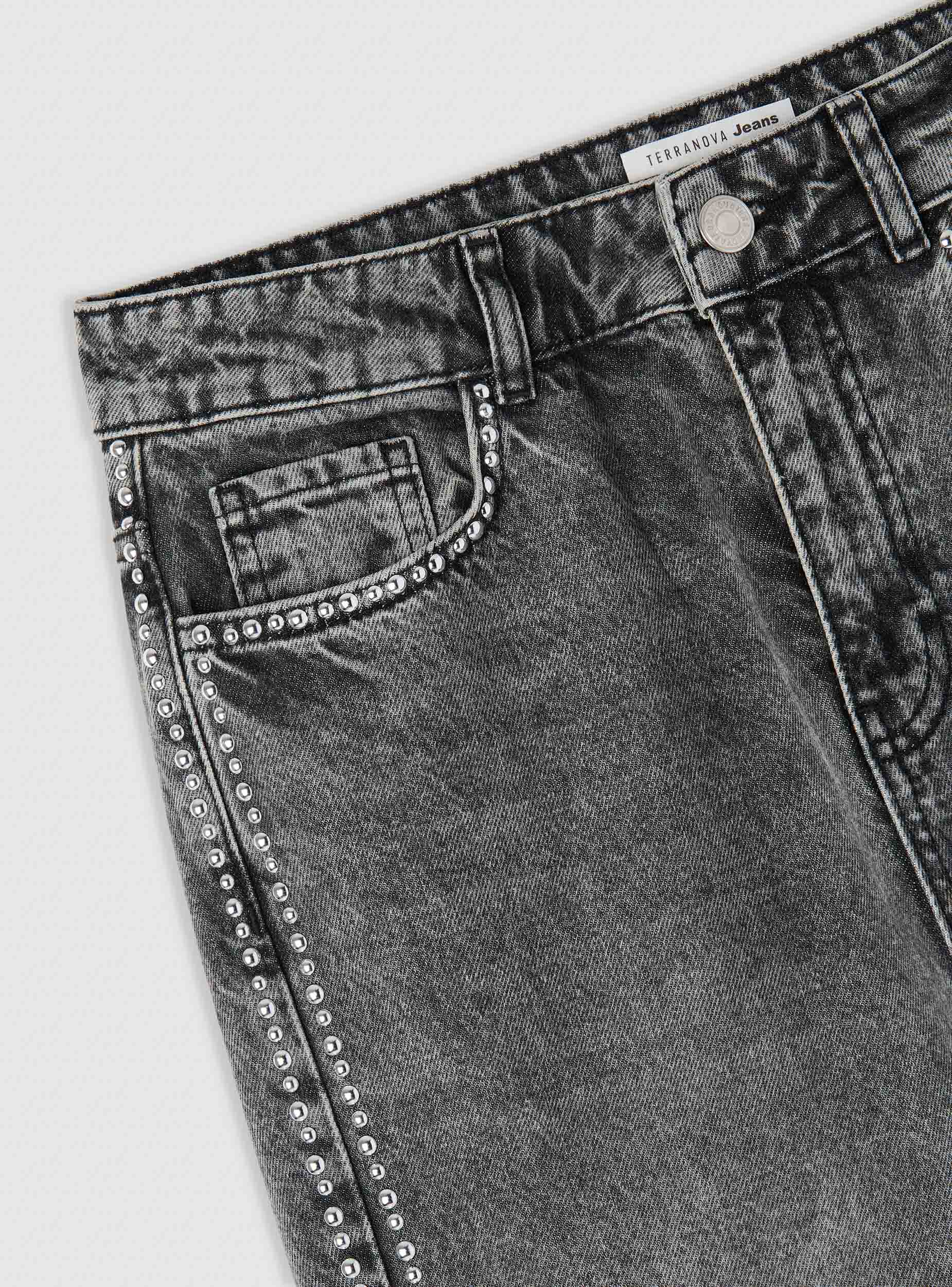 Jeans mom con borchie laterali - Image 7