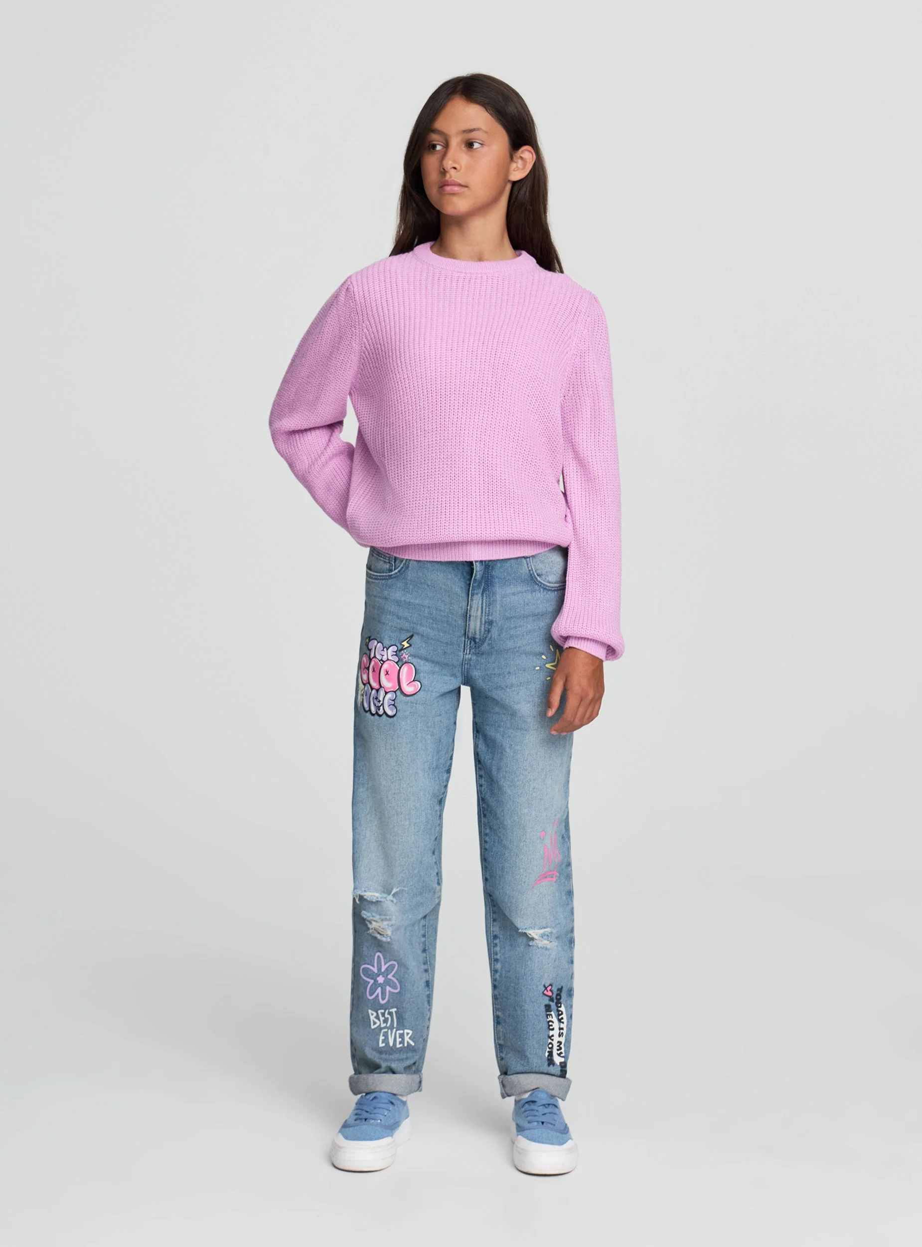 Jeans mom fit con stampe e strappi - Image 3