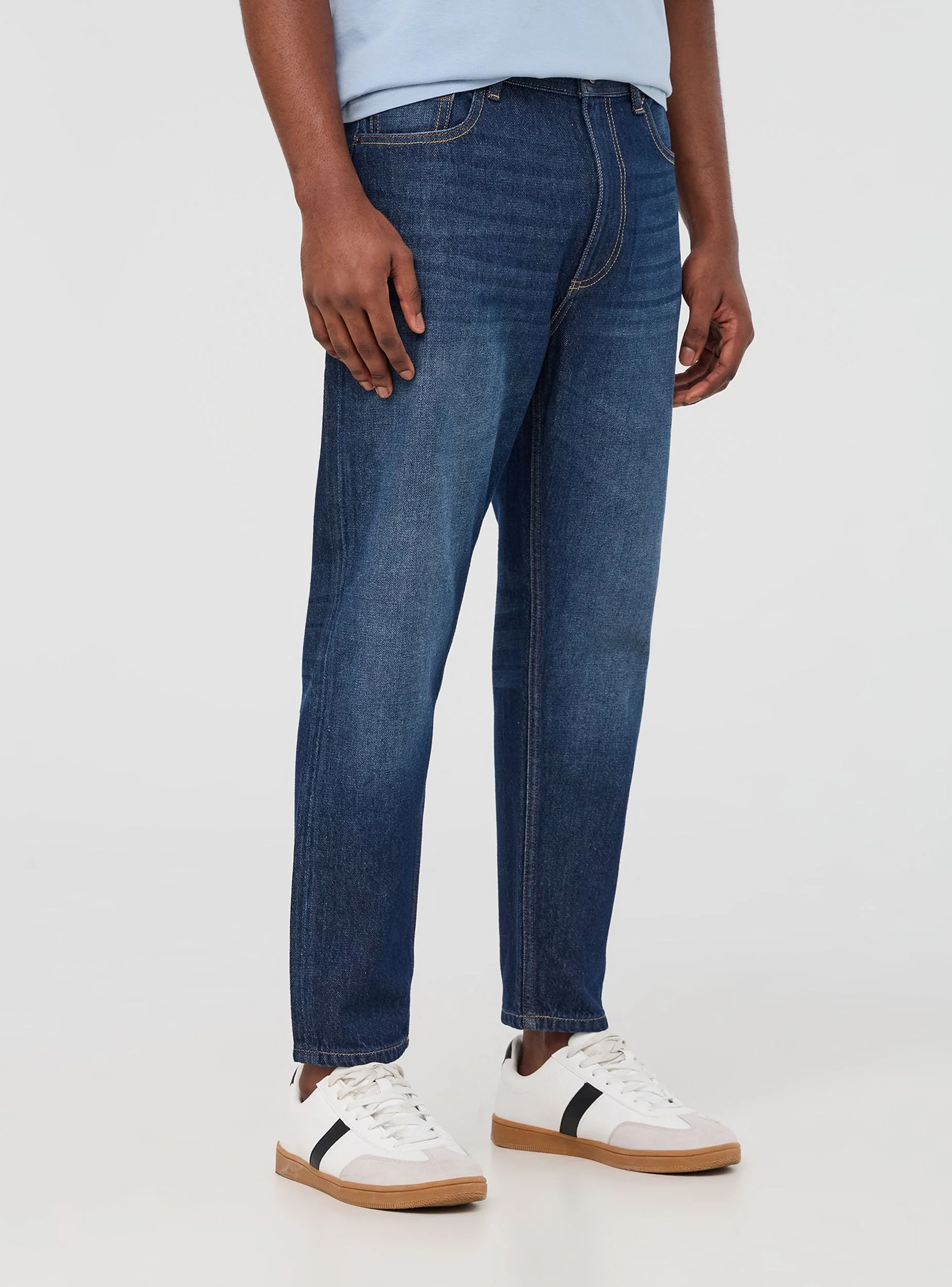 Jeans scuri relaxed cinque tasche - Image 3