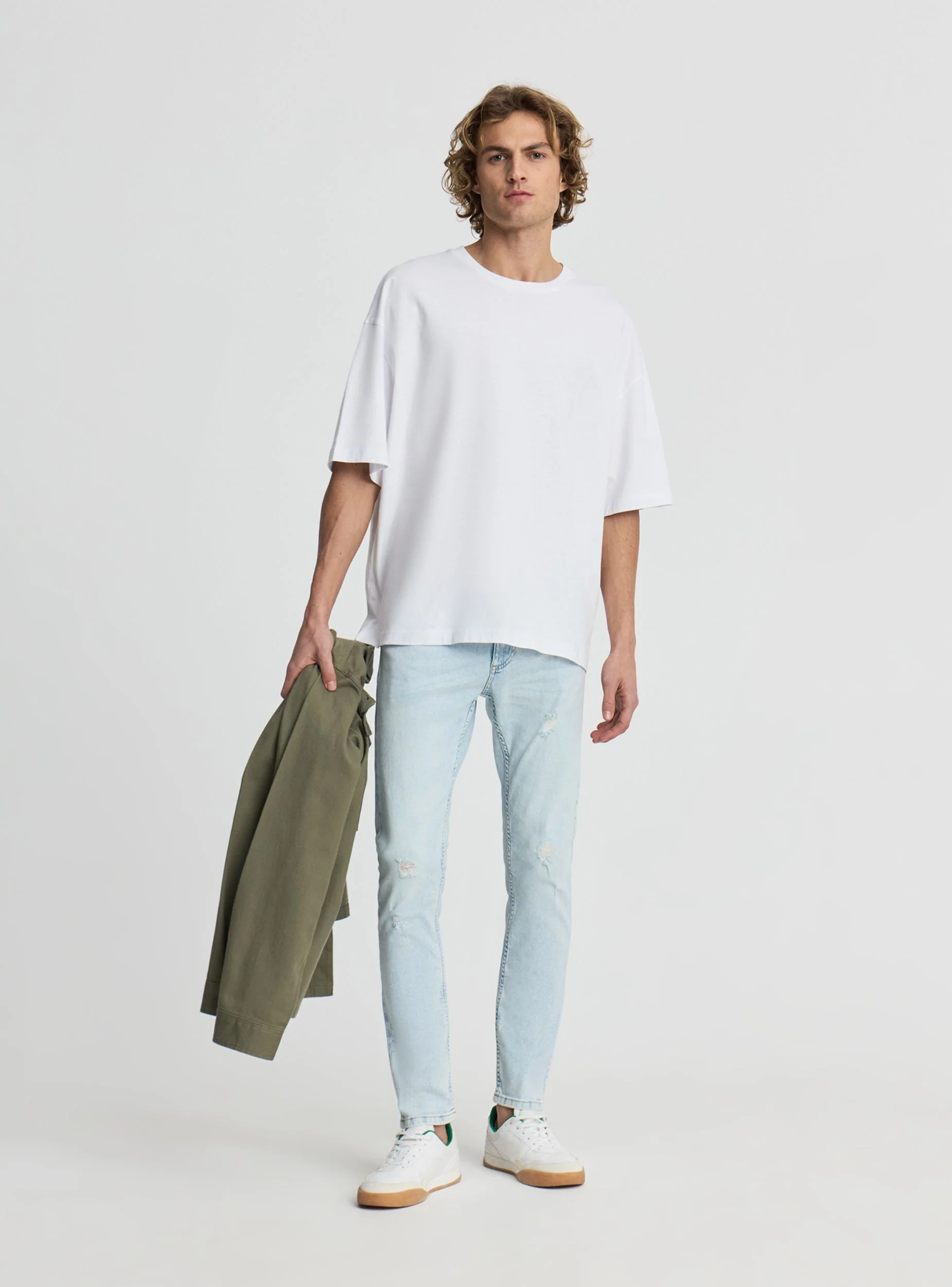 Jeans skinny con strappi - Image 4