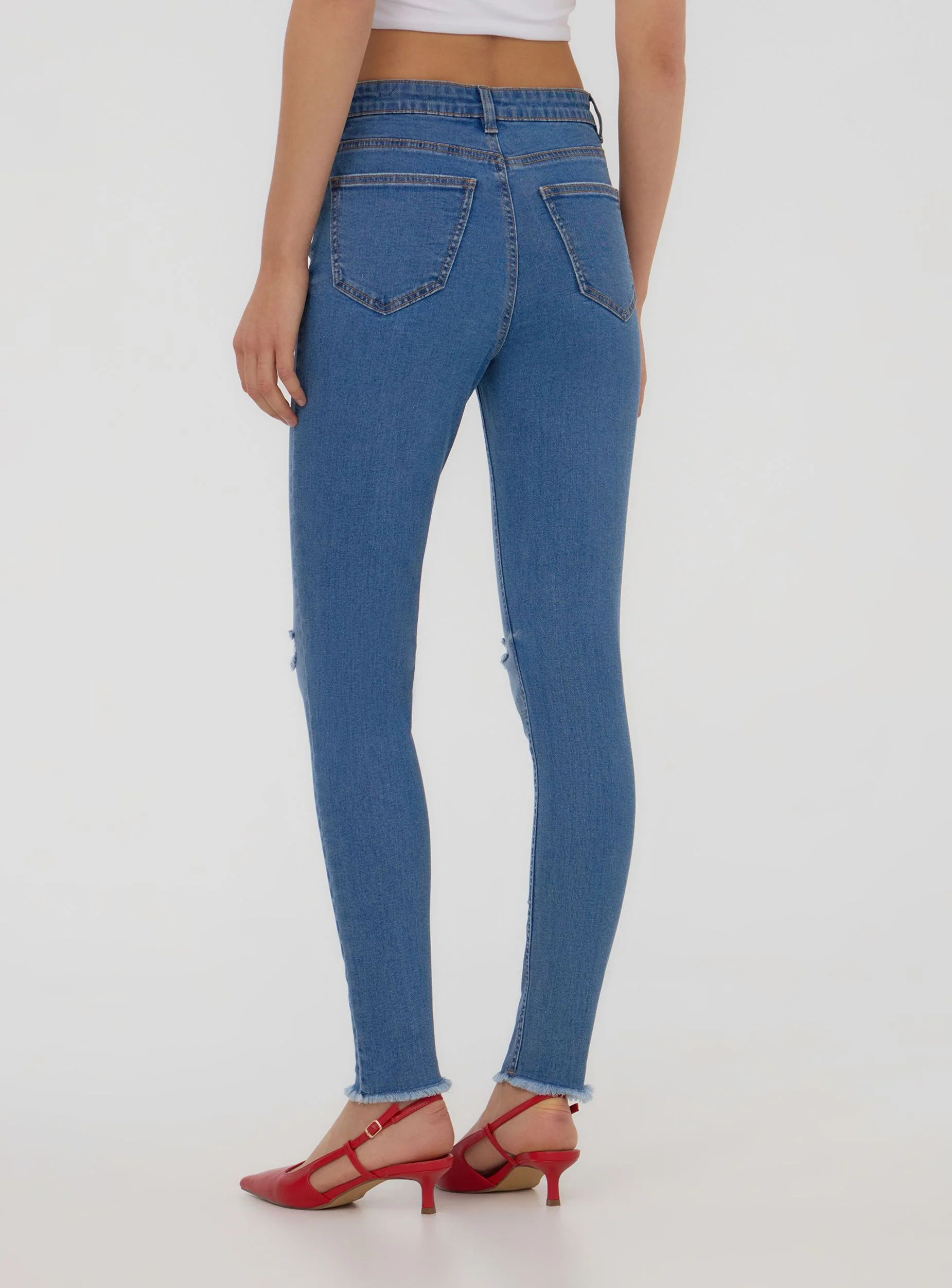 Jeans skinny con strappi - Image 3