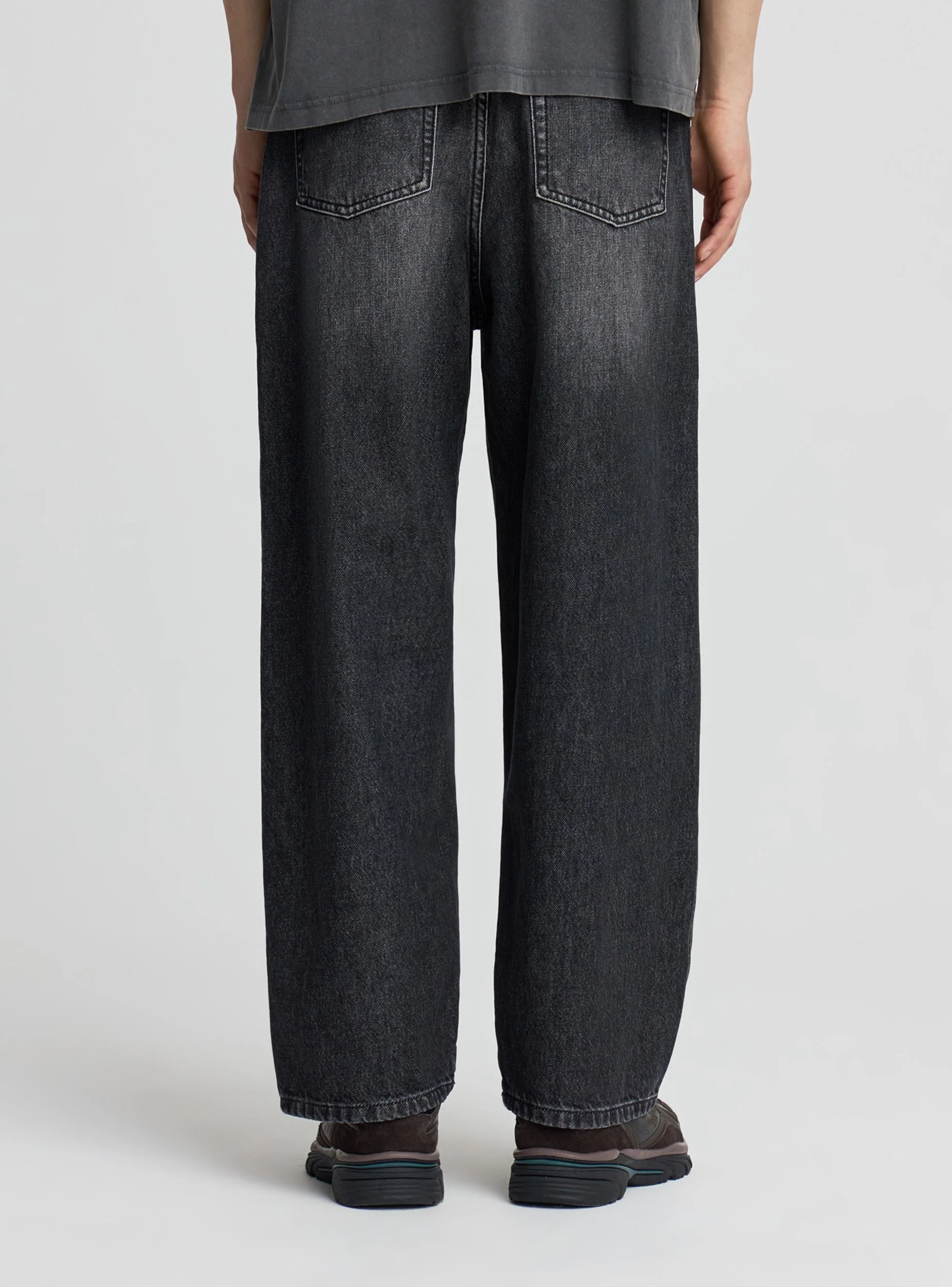 Jeans super baggy con borchie - Image 4