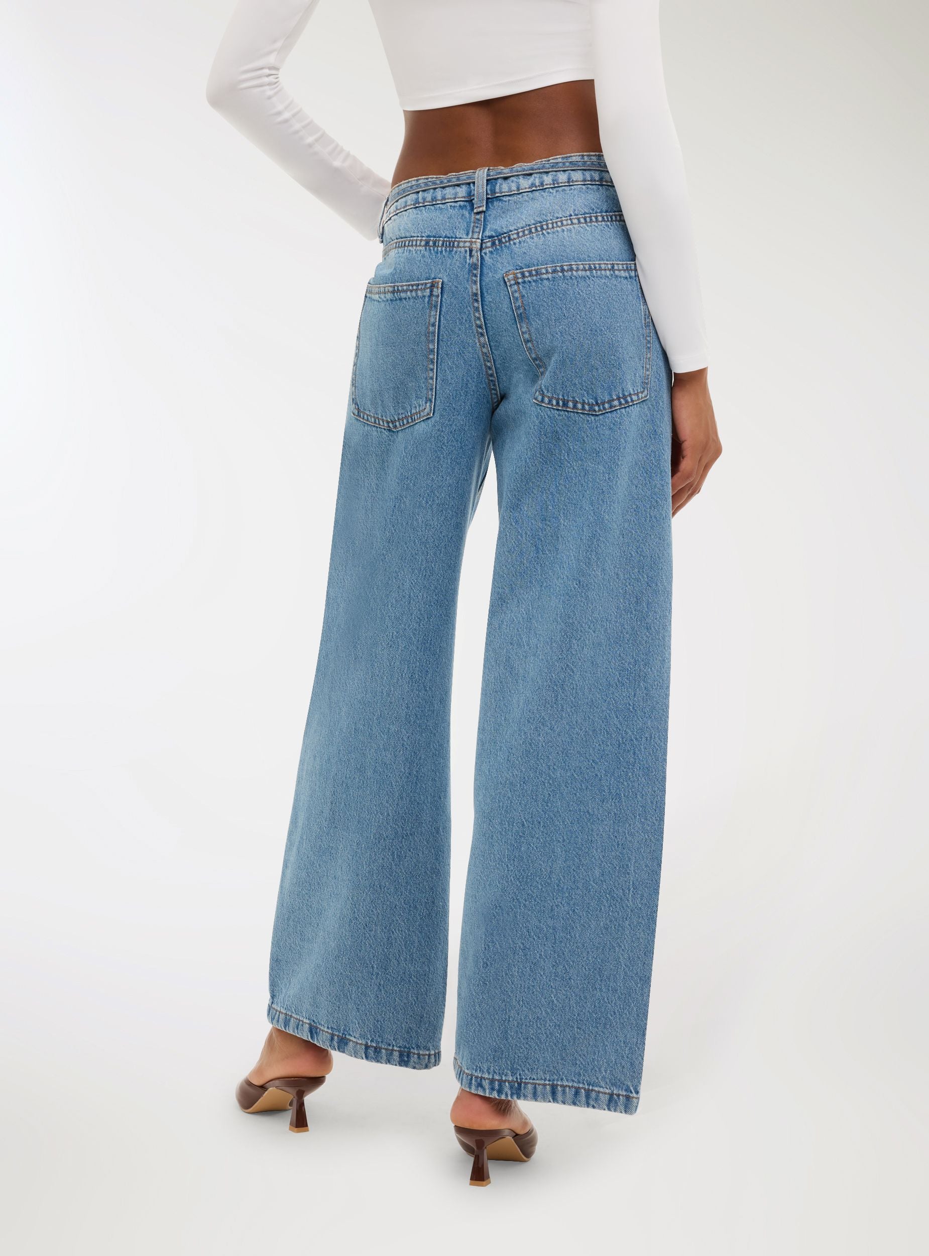 Jeans wide leg con cintura - Image 2