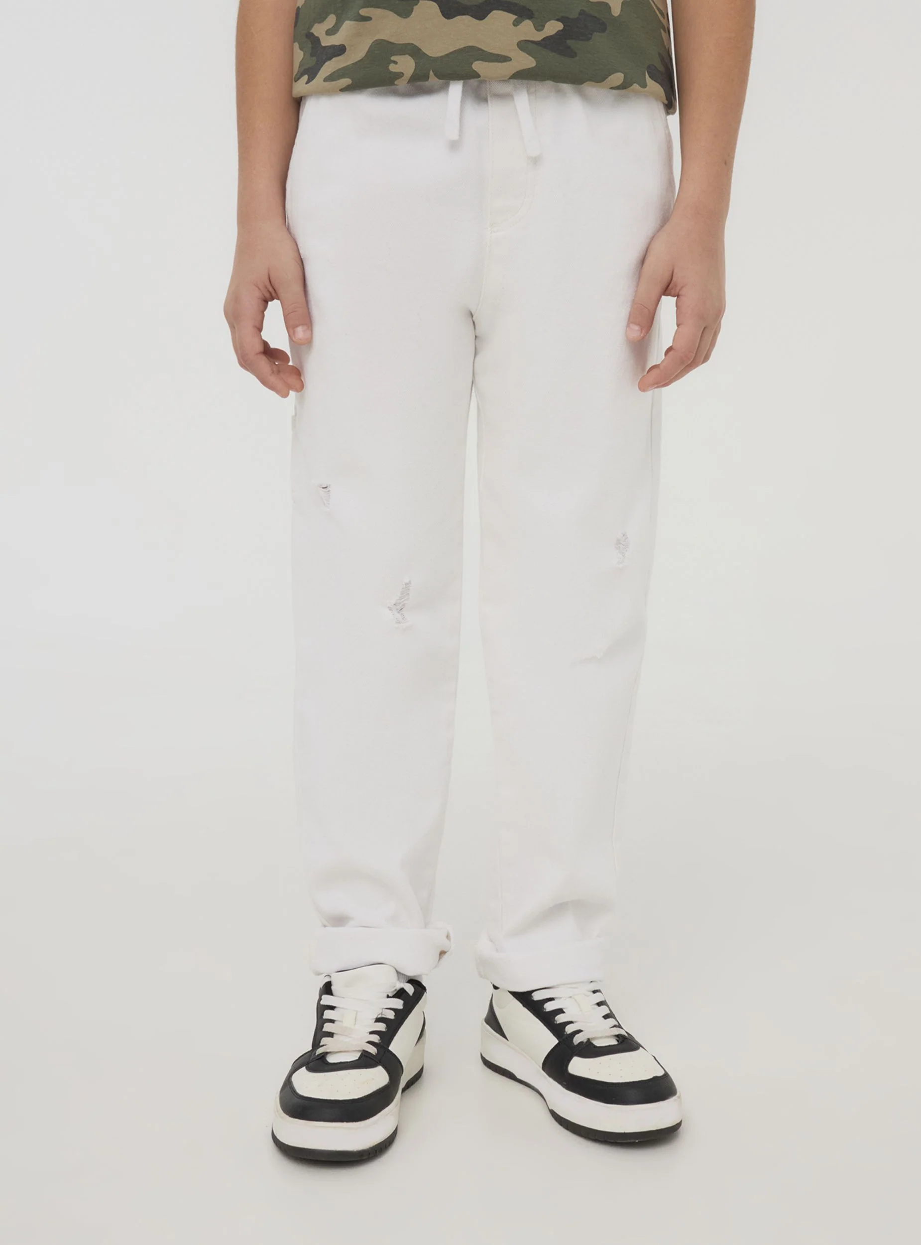 Jogger con strappi e coulisse - Image 7