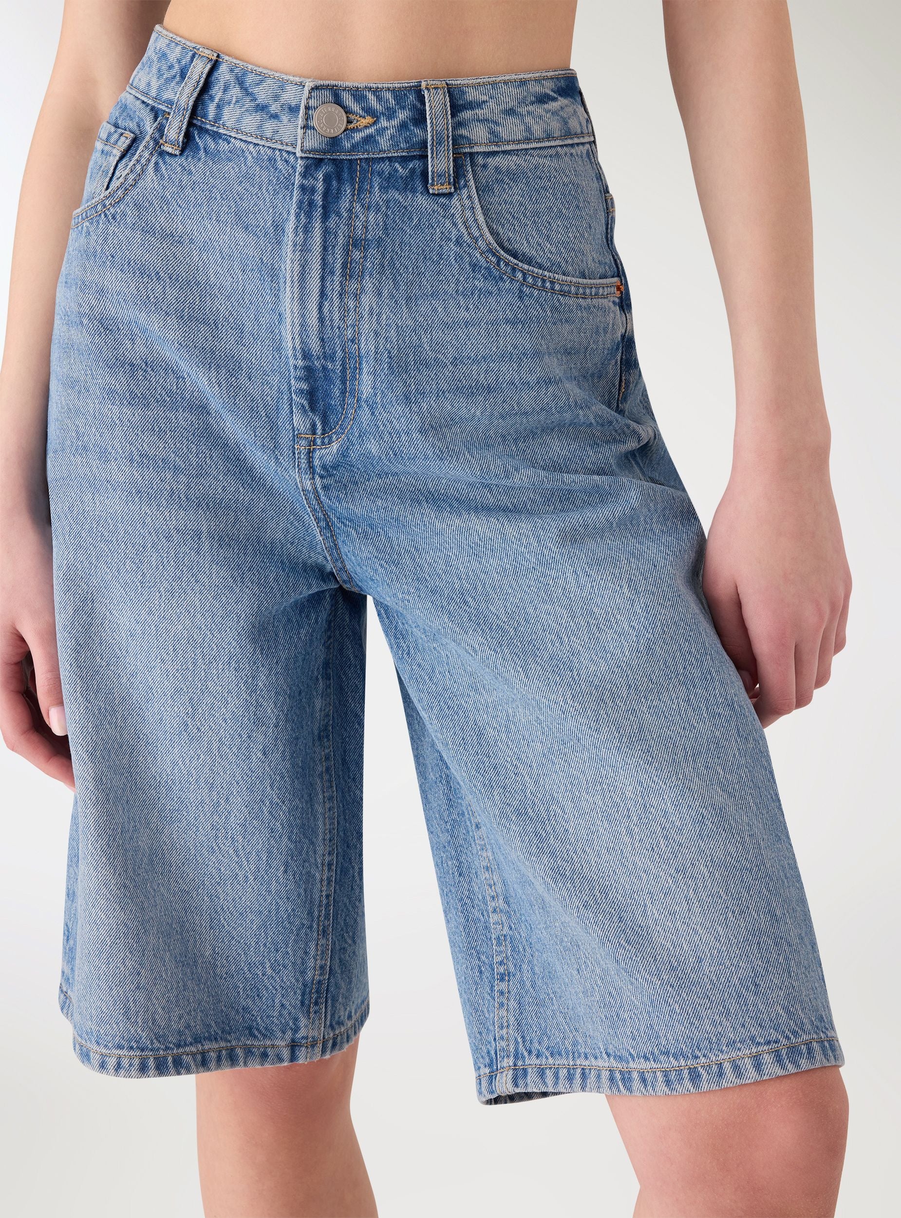 Jorts a gamba lunga con cinque tasche