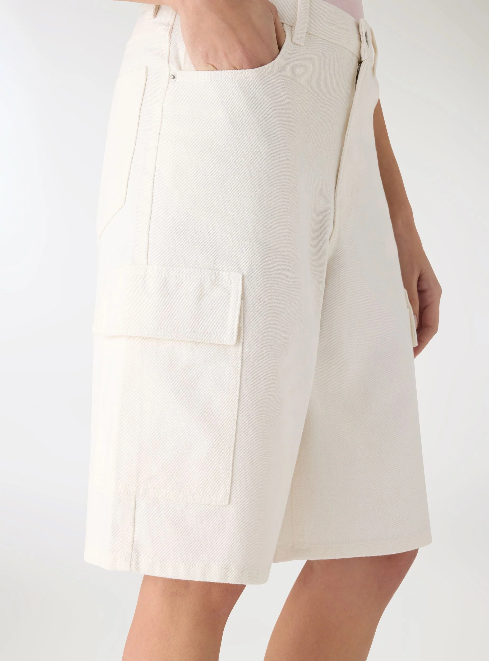 Jorts cargo con tasche laterali - Image 3