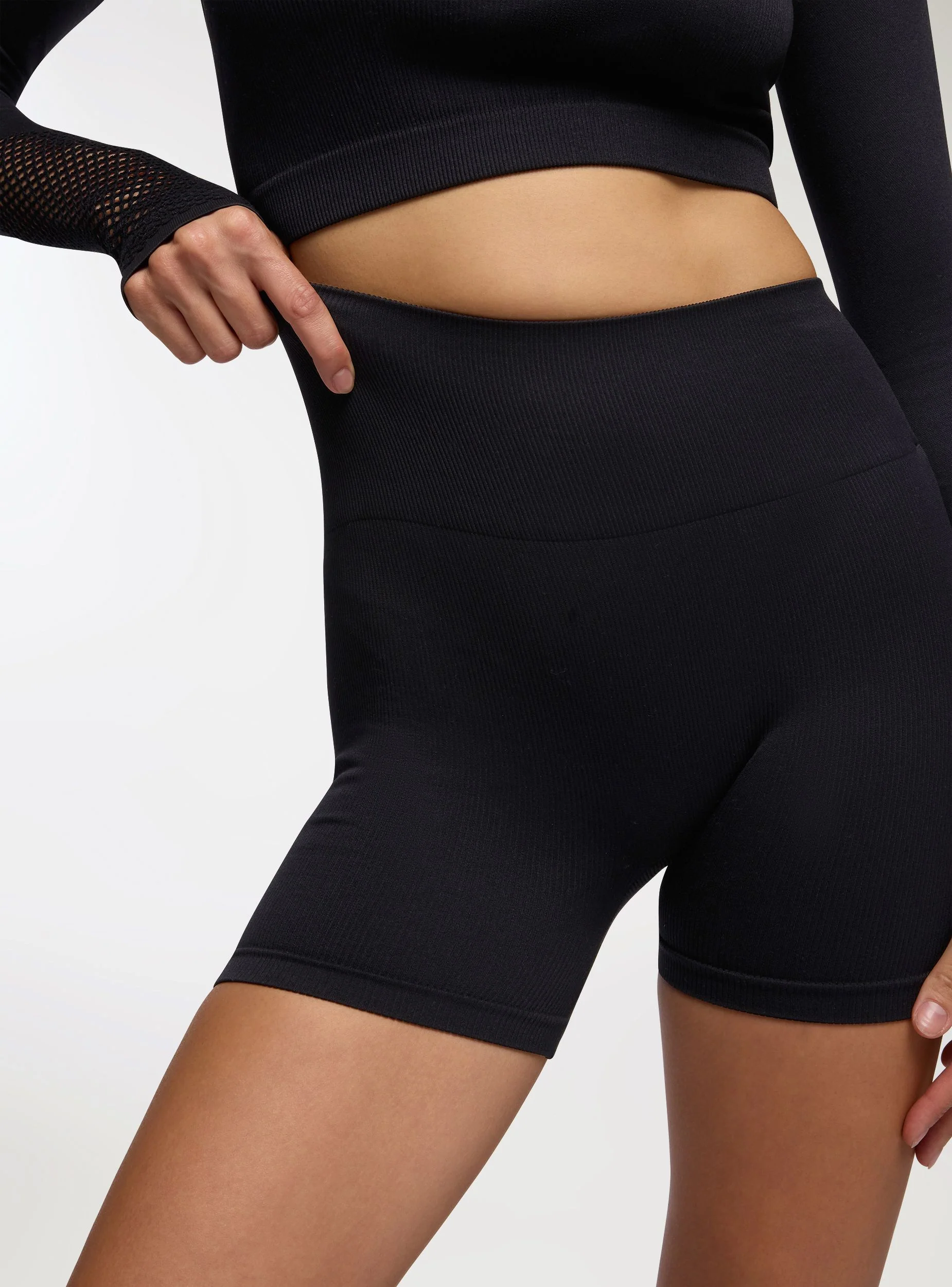 Leggings corti sportivi seamless con arricciatura - Image 7