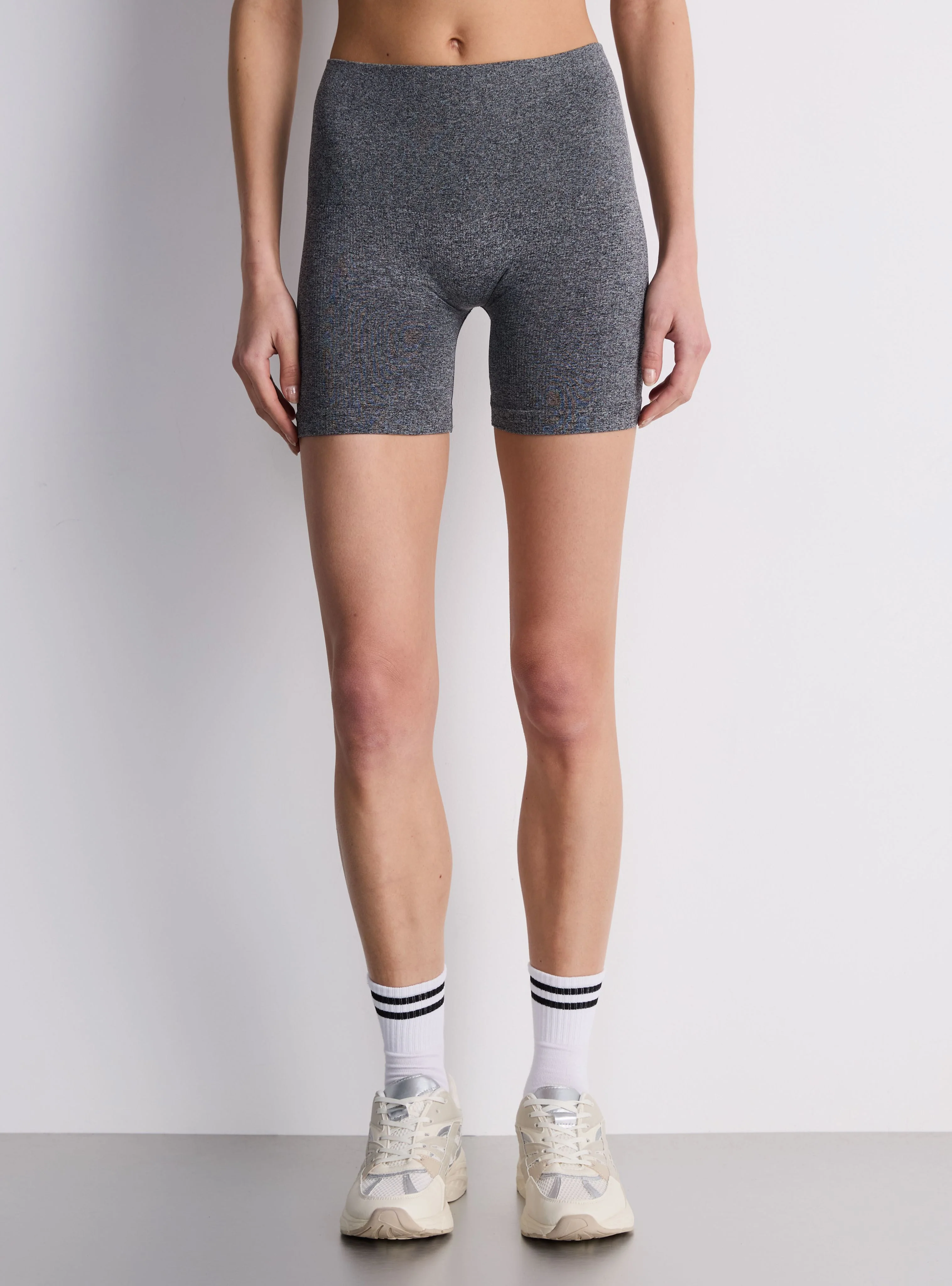 Leggings culotte sportivo tinta unita - Image 2