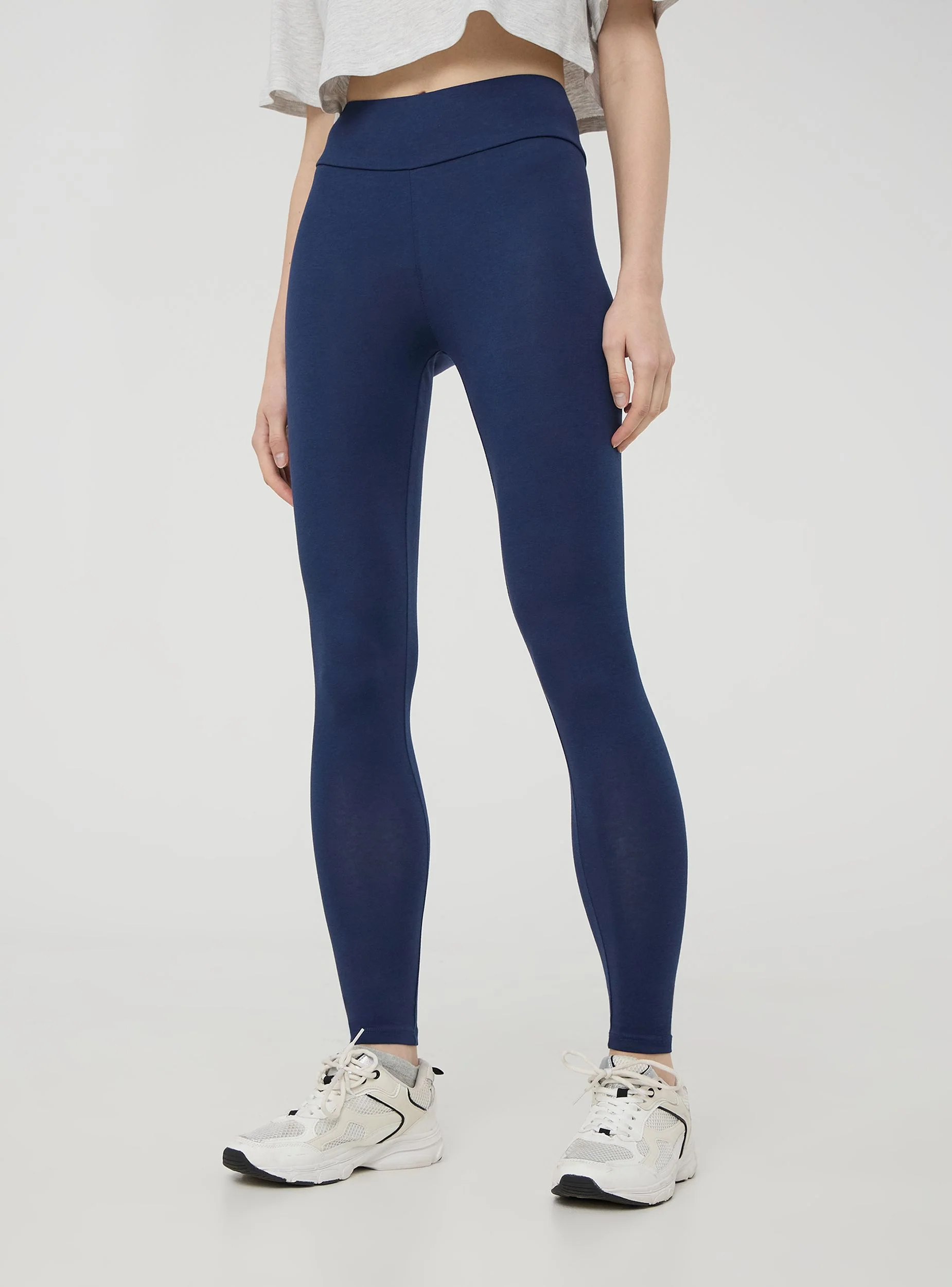 Leggings lunghi a vita alta tinta unita - Image 3