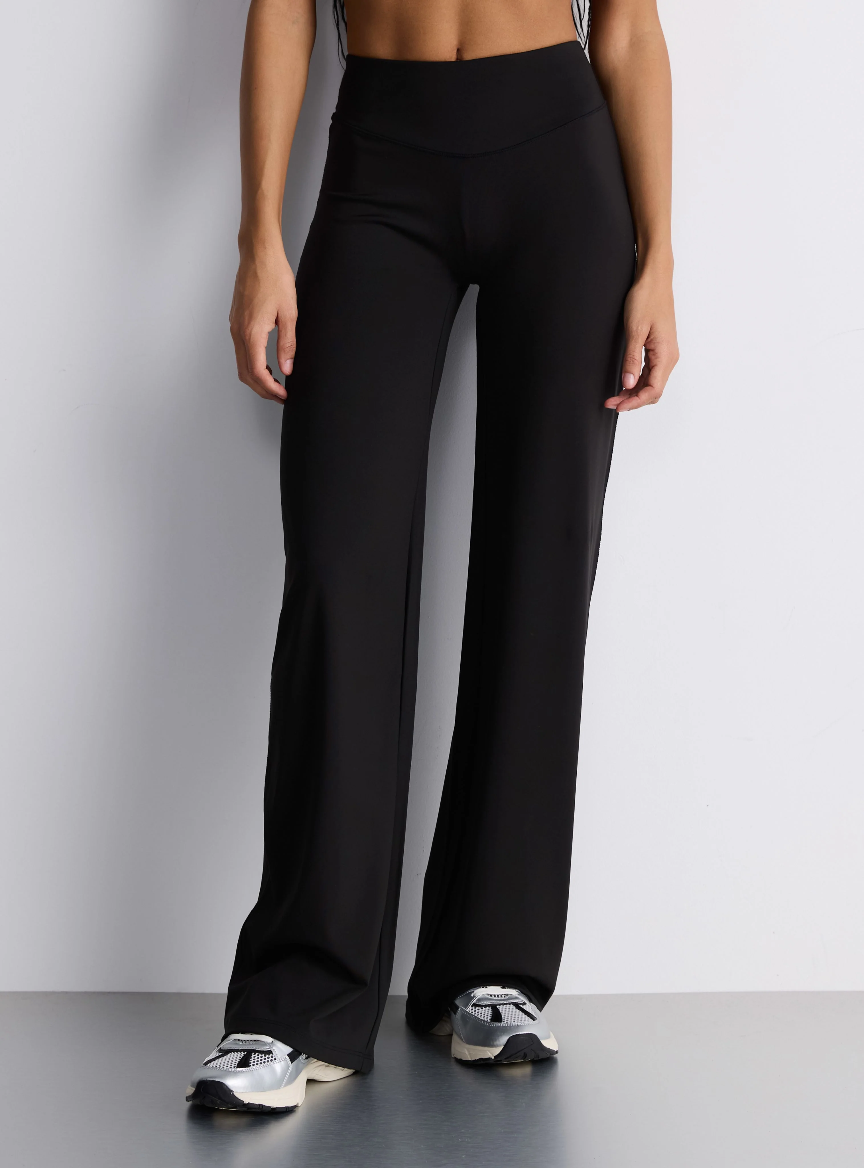 Leggings sportivo a gamba ampia tinta unita - Image 3