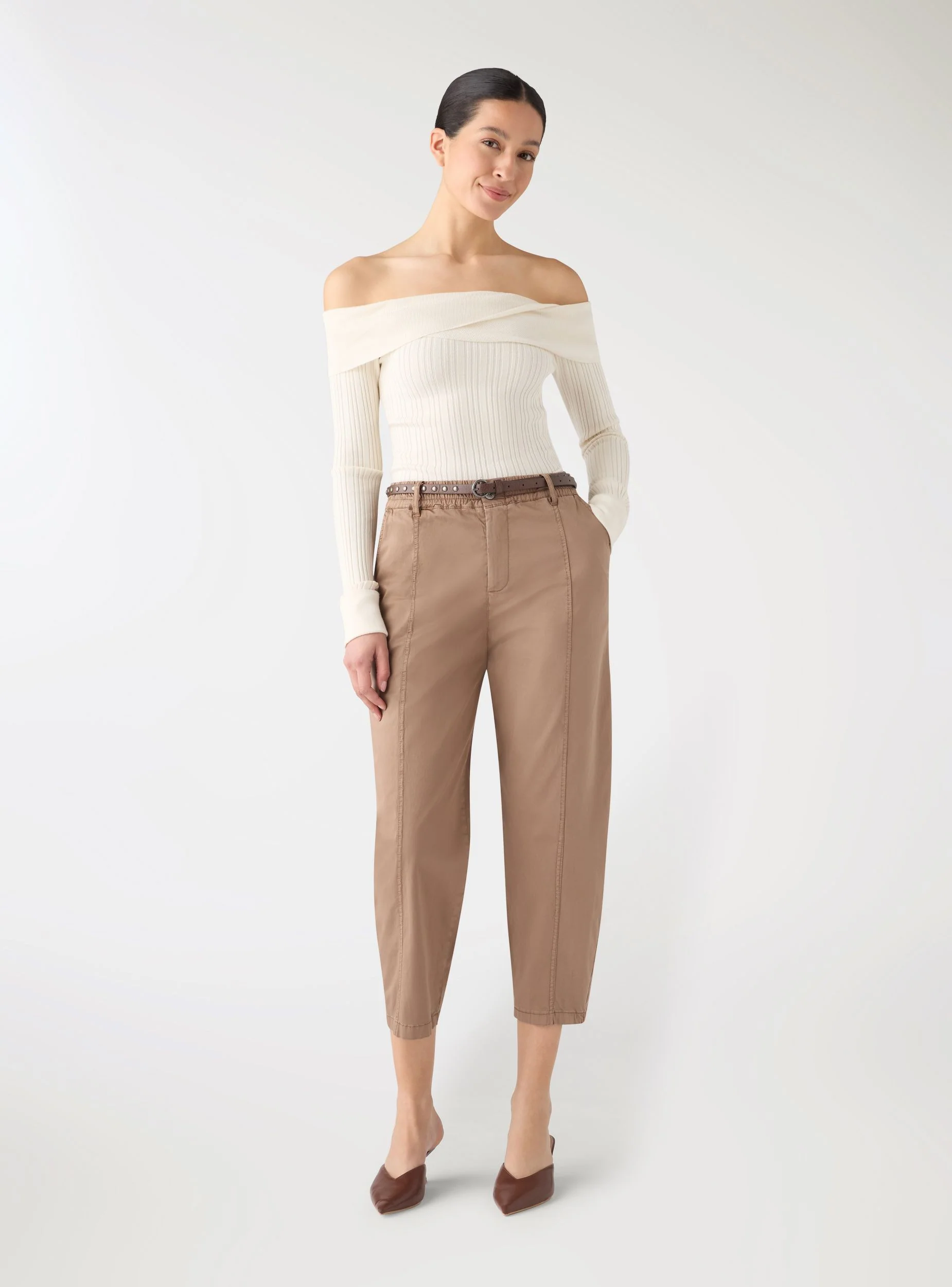 Maglia a costine con spalle scoperte