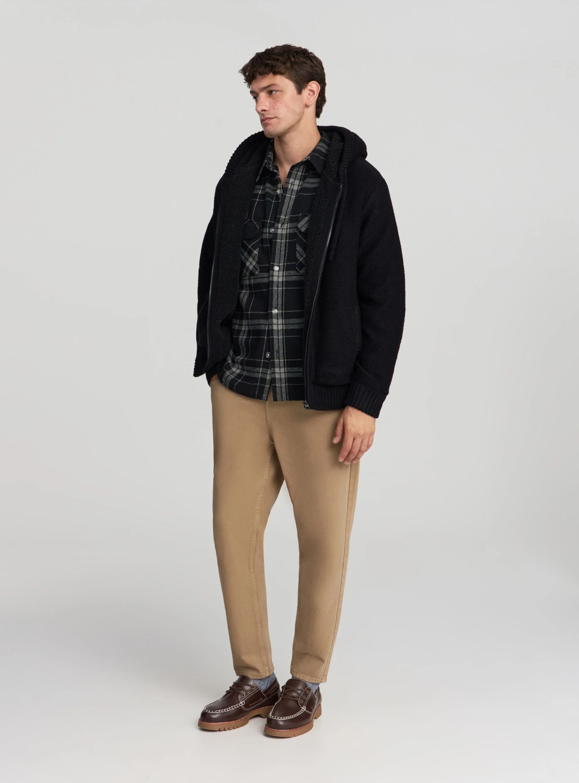 Maglia con cappuccio e sherpa