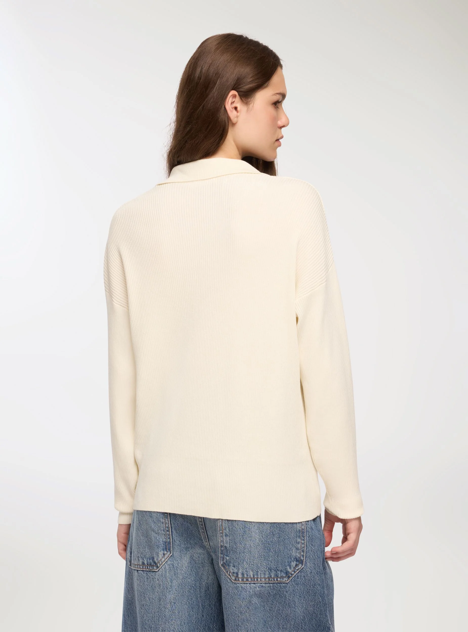 Maglia con colletto e scollo a V