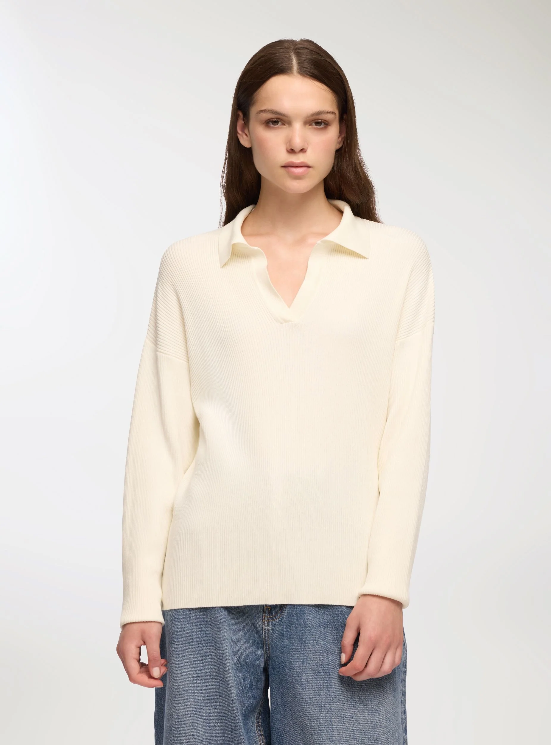 Maglia con colletto e scollo a V - Image 4