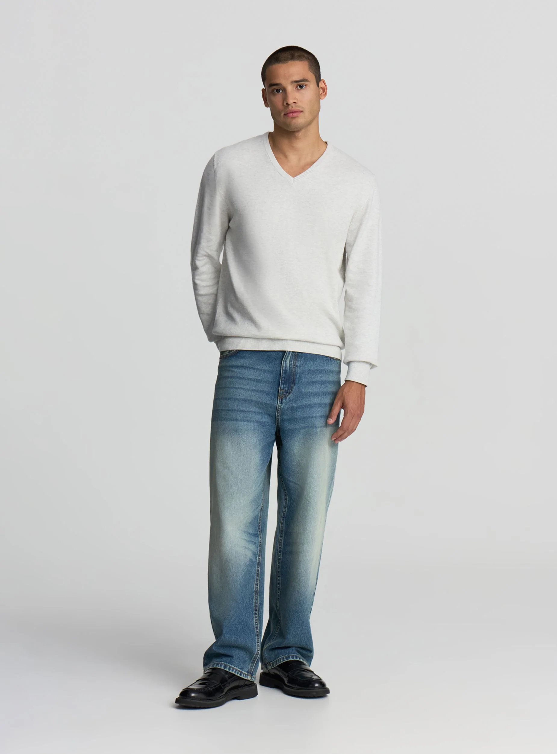 Maglia con scollo a V - Image 4