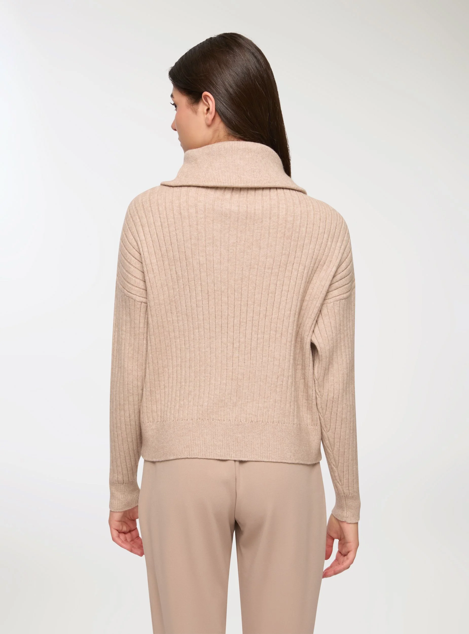 Maglia con zip e collo ampio - Image 2