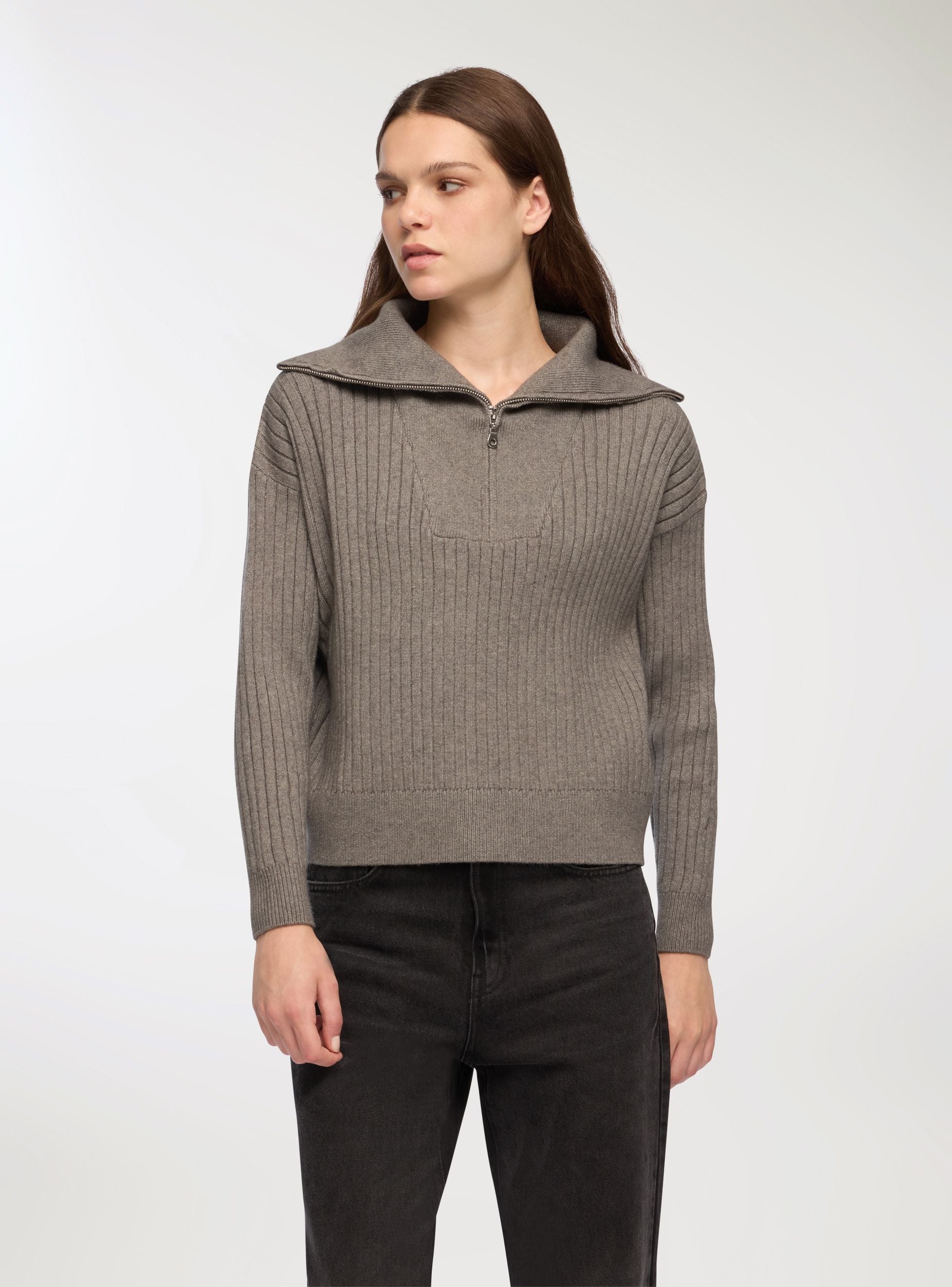 Maglia con zip e collo ampio - Image 4