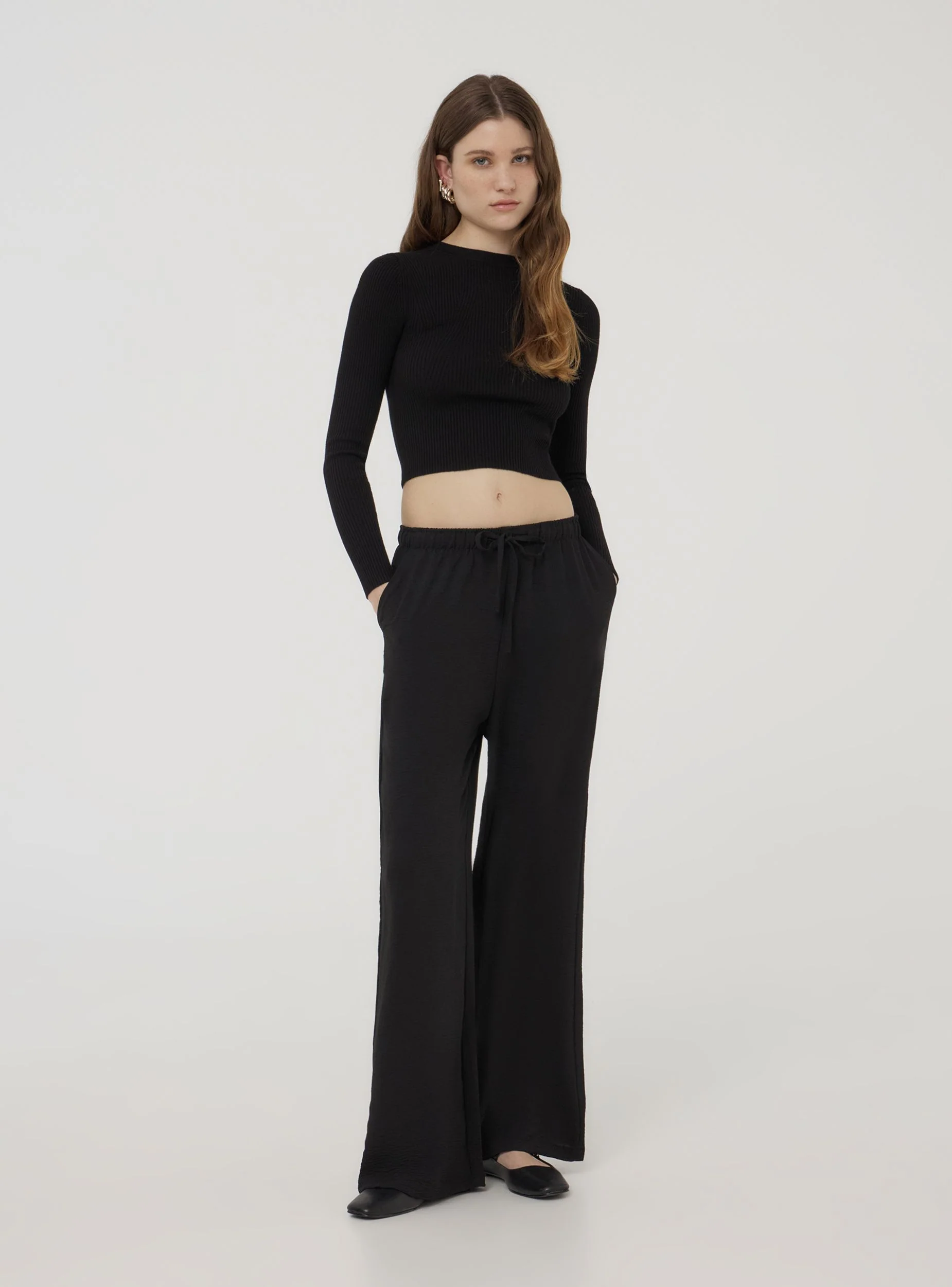 Maglia crop aderente a costine tinta unita - Image 3