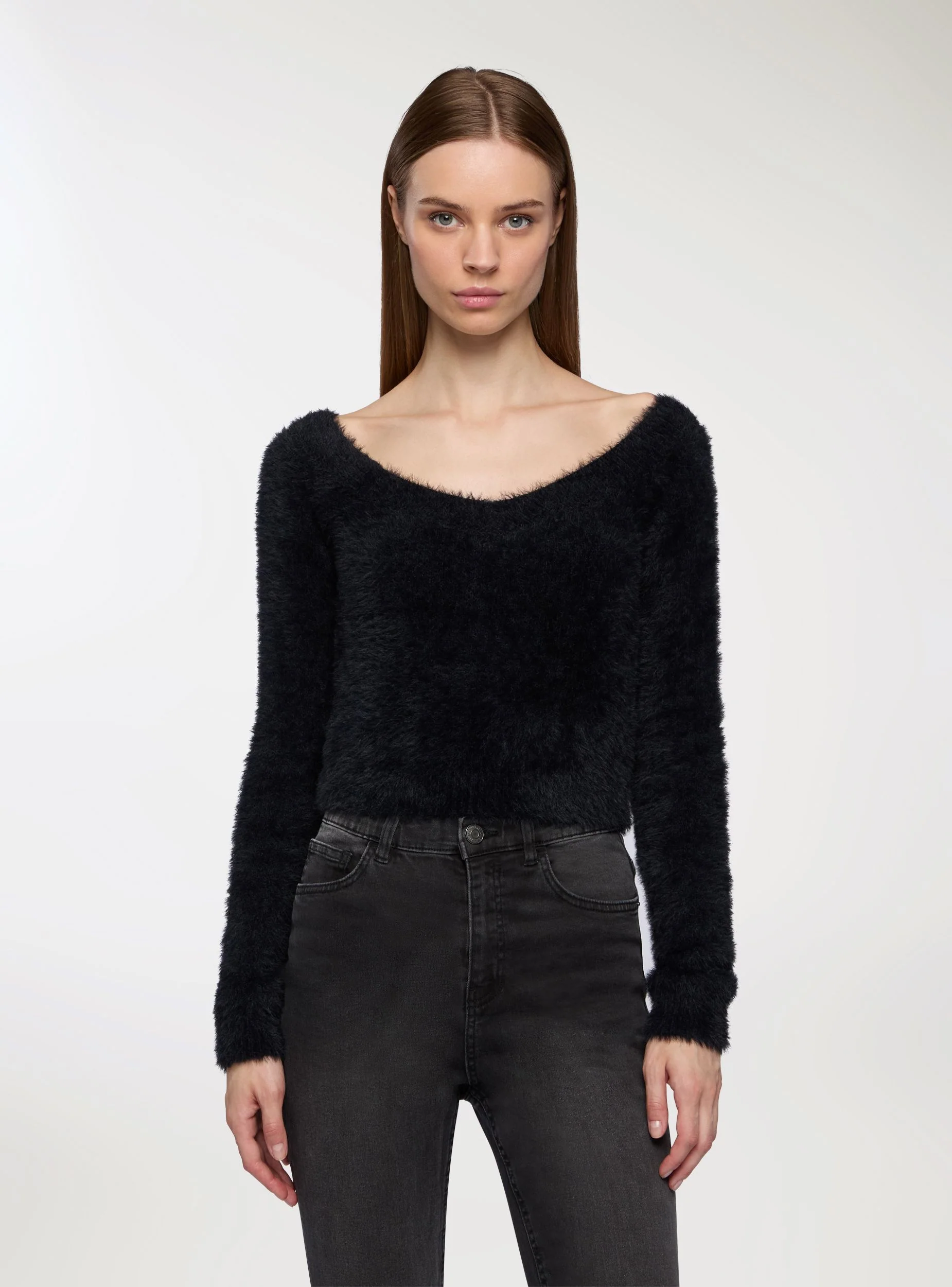 Maglia crop con ampio scollo a V - Image 2