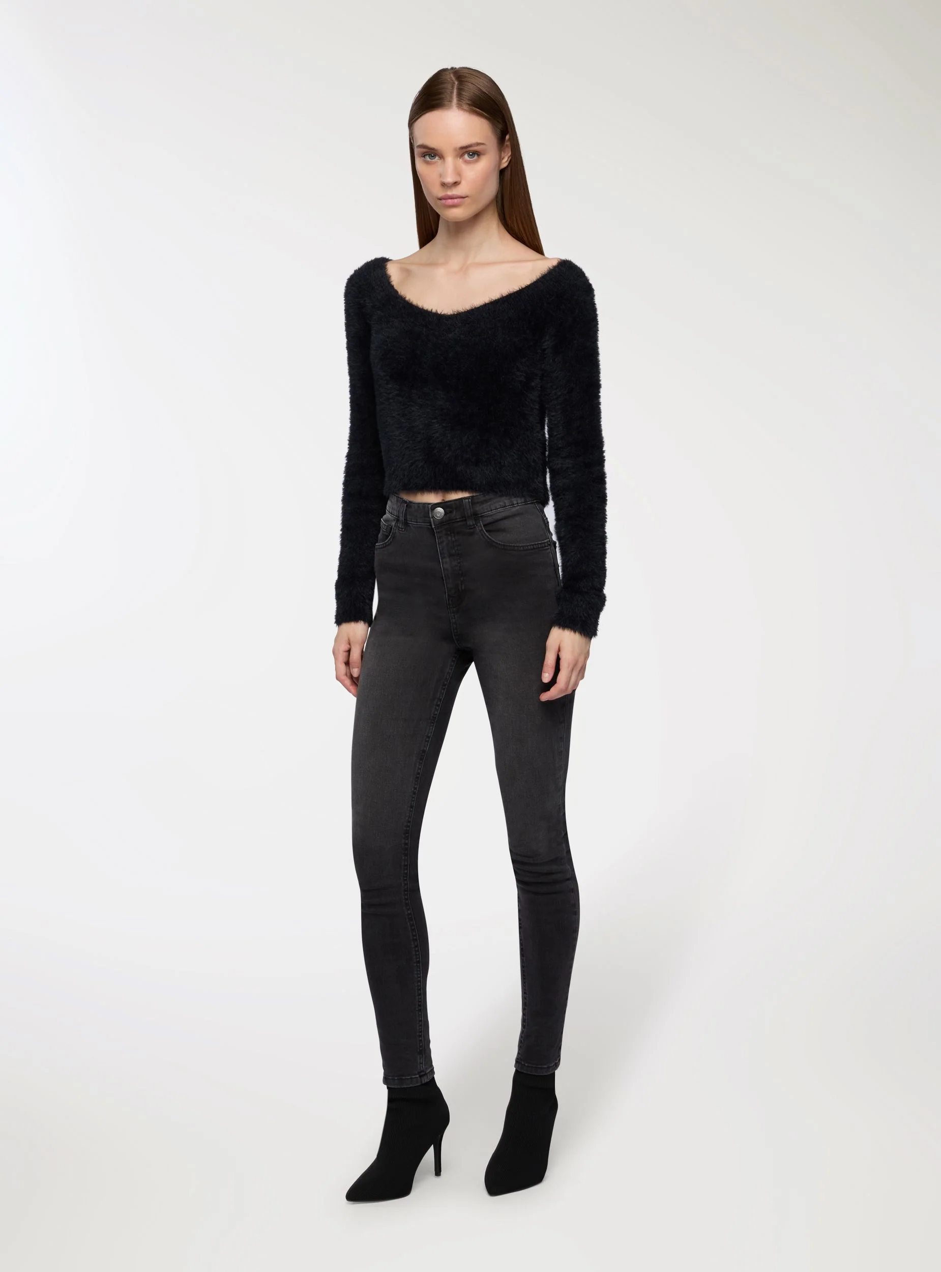Maglia crop con ampio scollo a V - Image 4