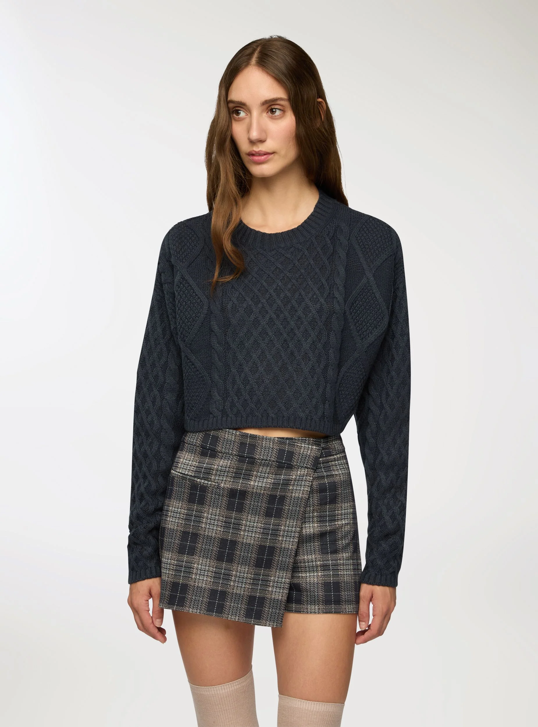 Maglia crop con trecce