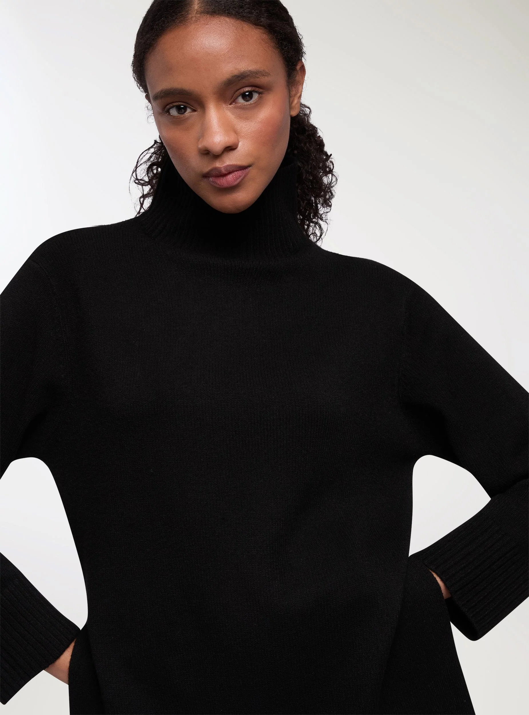 Maglia dolcevita con spacchi laterali - Image 3