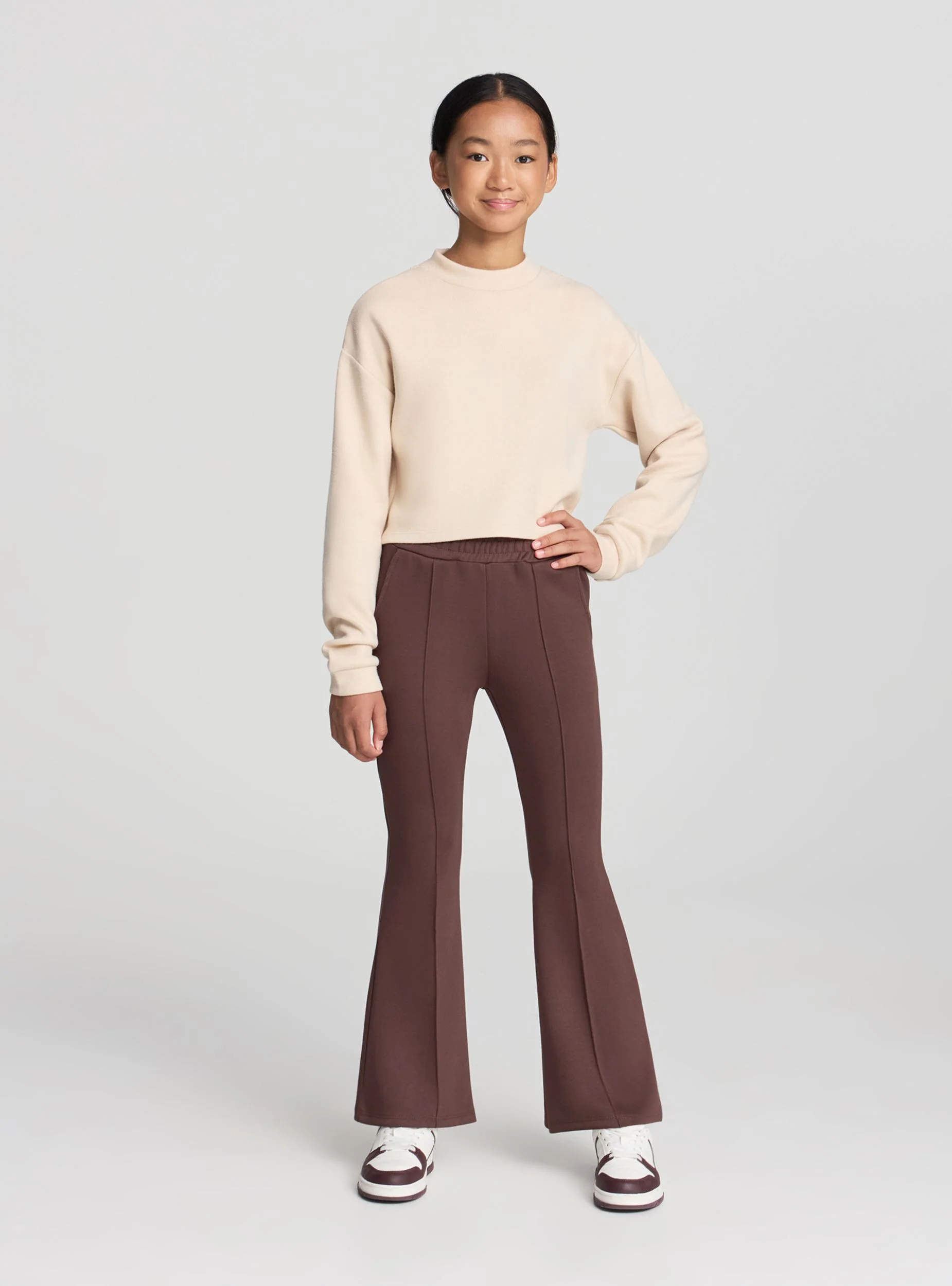 Maglietta crop con collo lupetto in tessuto caldo