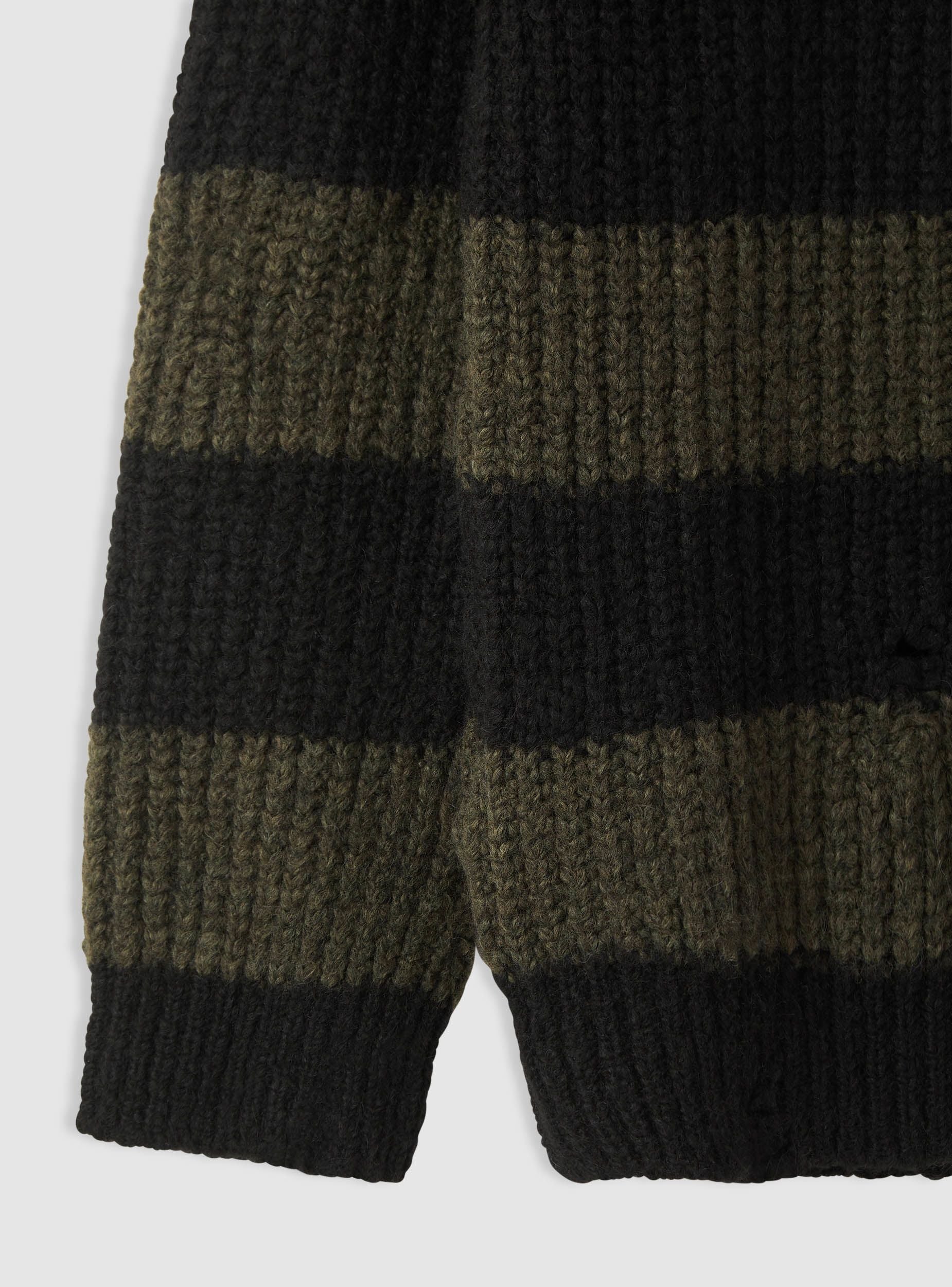Maglione a righe con strappi - Image 5