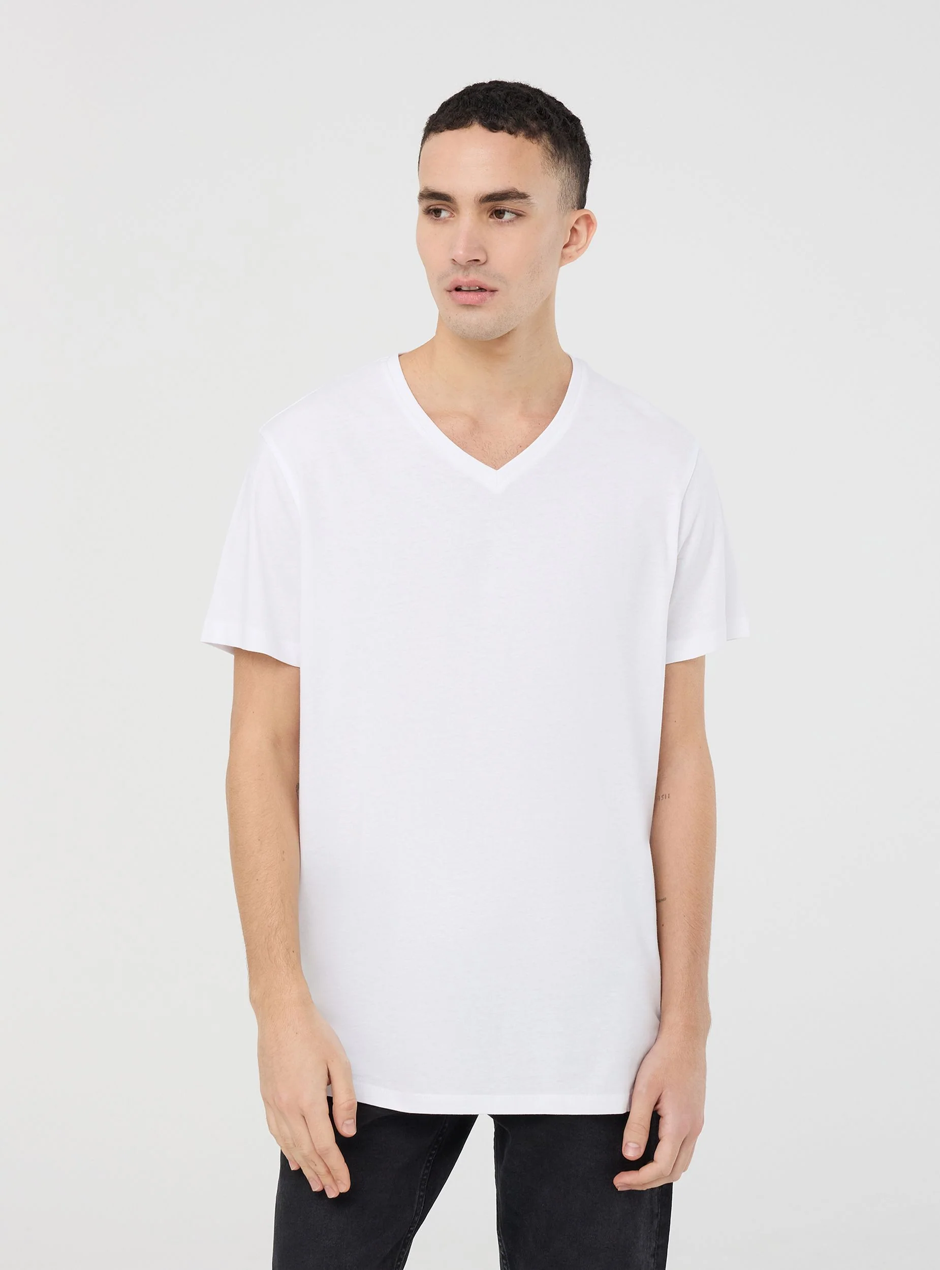 Pack 3 t-shirt basic con scollo a v - Image 2