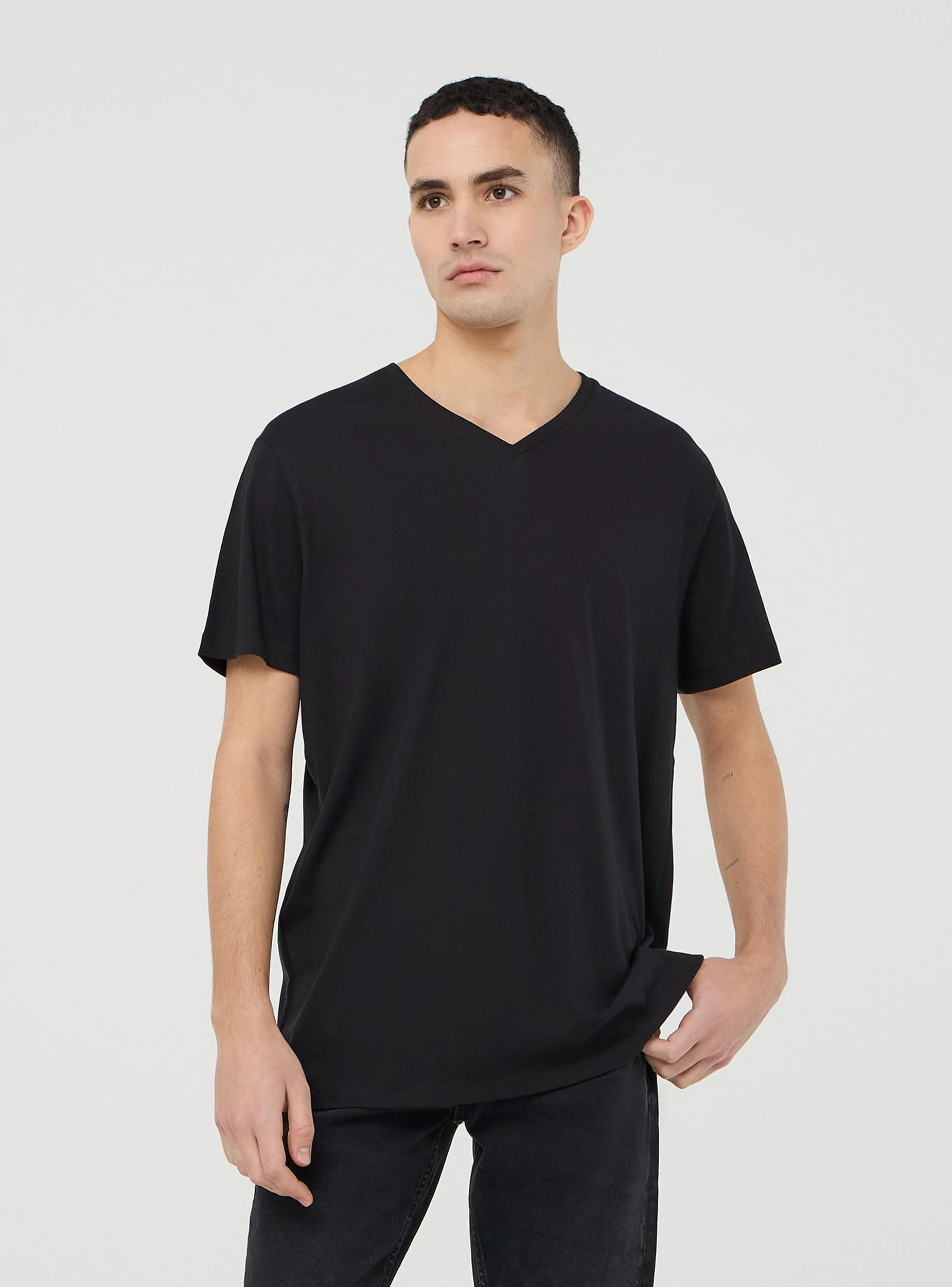 Pack 3 t-shirt basic con scollo a v - Image 4