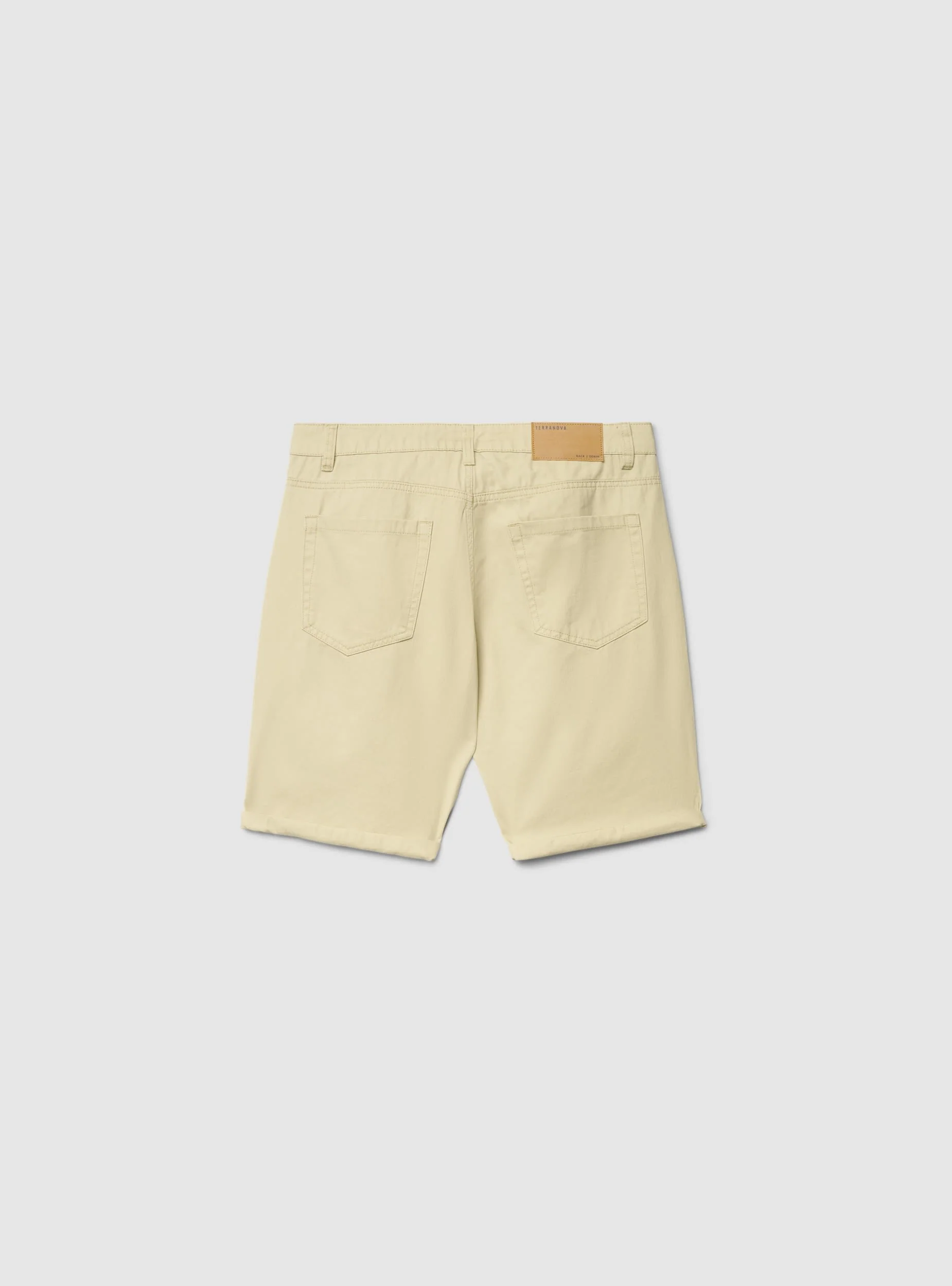 Pantaloncini a 5 tasche con risvolto - Image 6