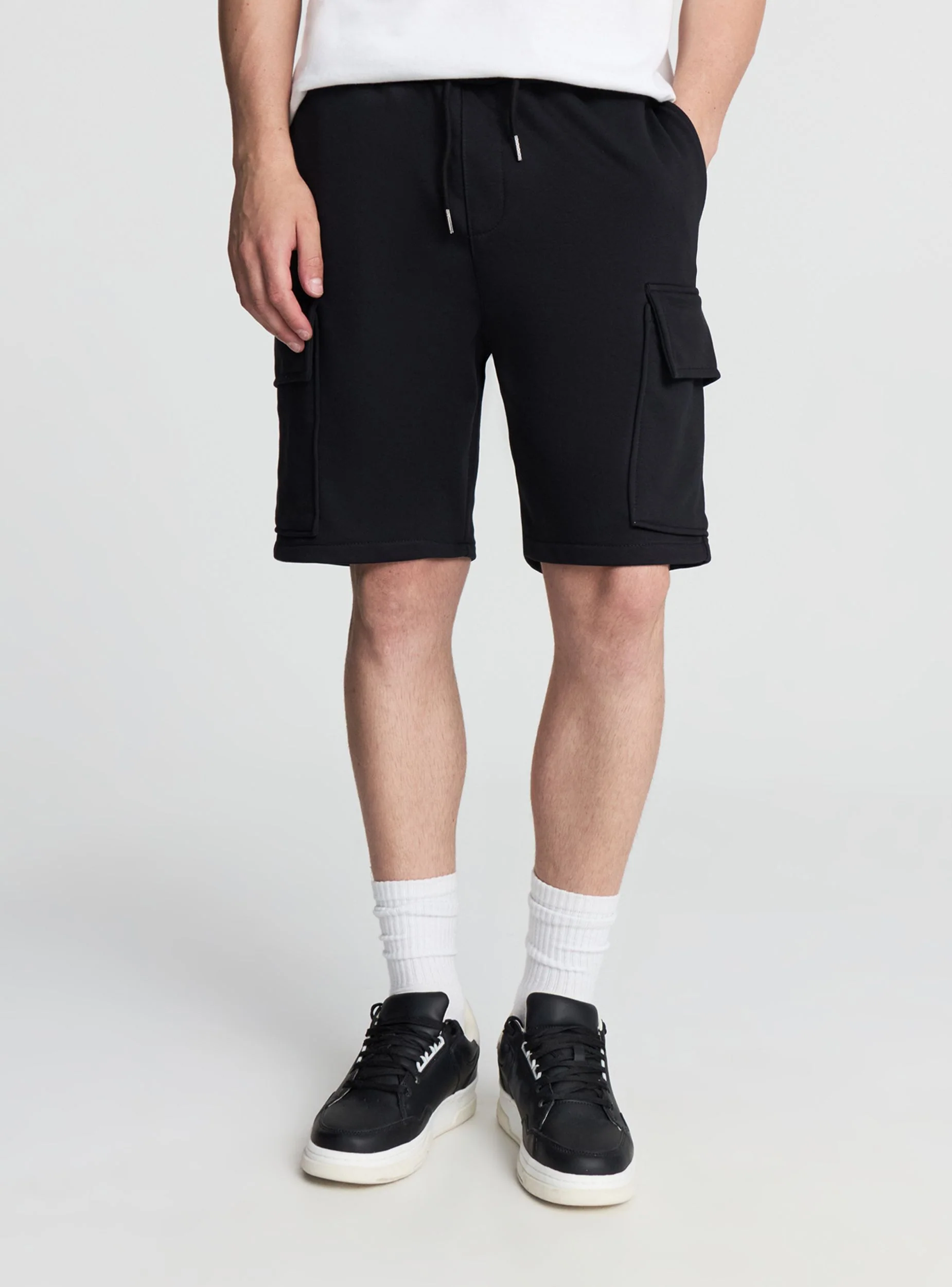 Pantaloncini cargo con coulisse - Image 2