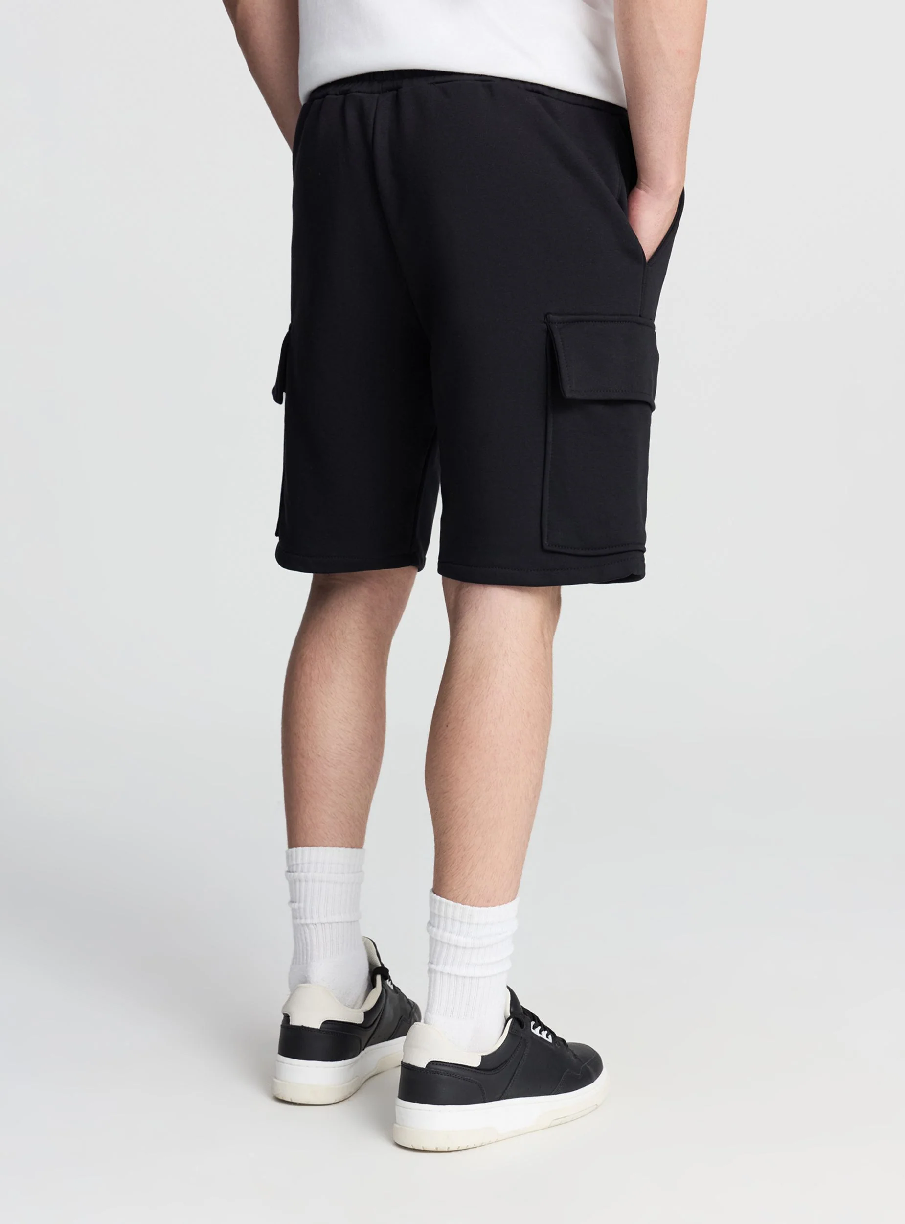 Pantaloncini cargo con coulisse - Image 3