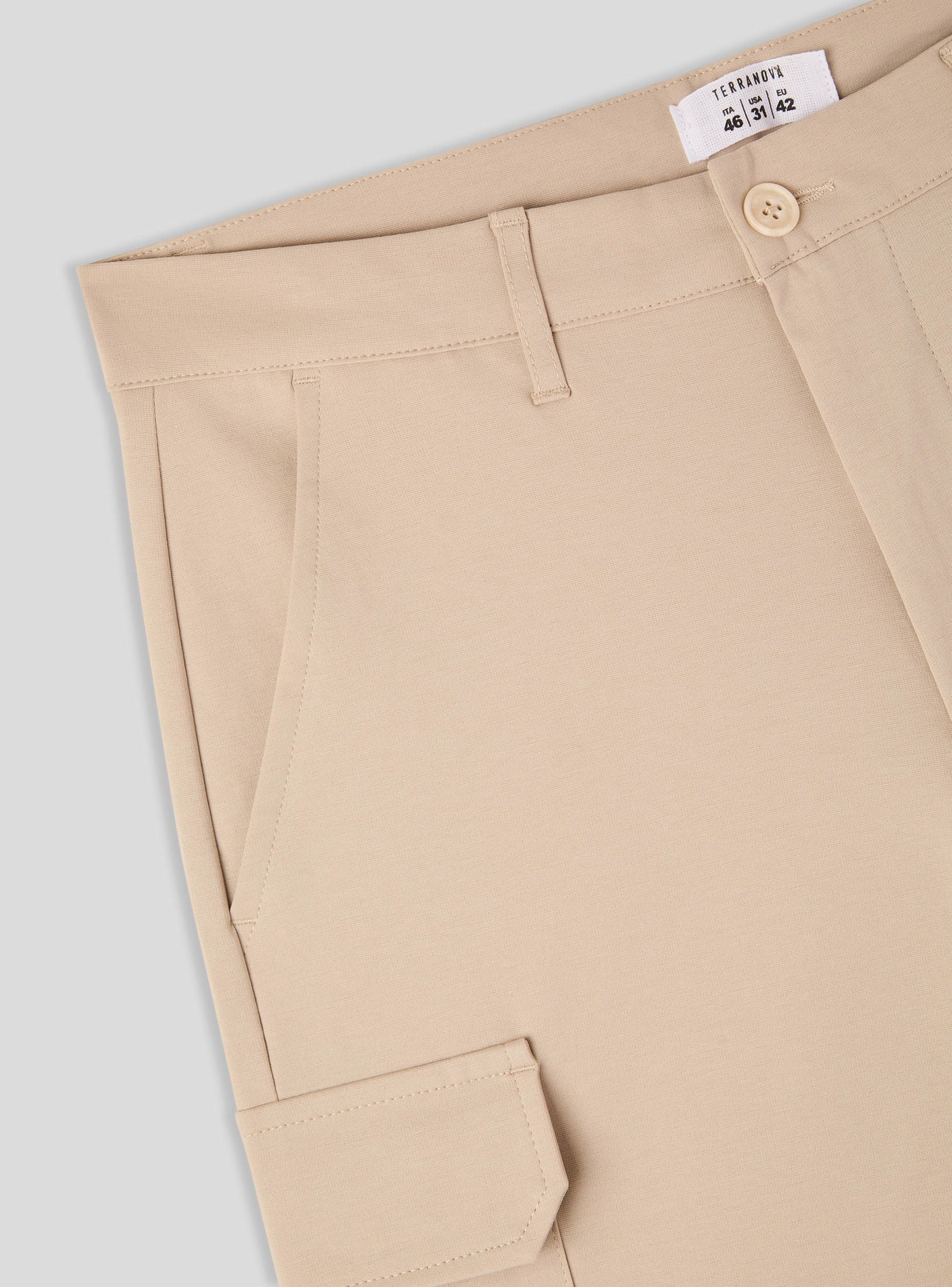 Pantaloncini cargo tinta unita - Image 3